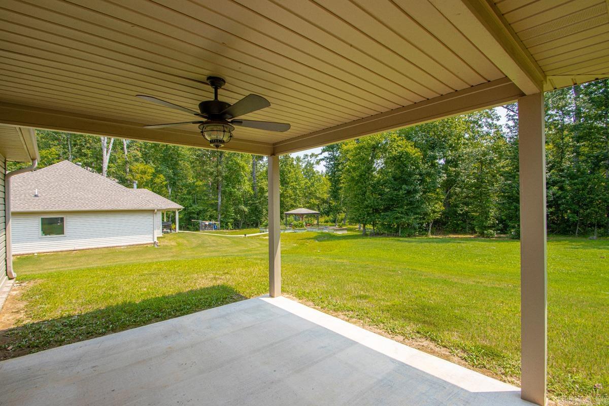 689 Lucy Ln Property Photo 32
