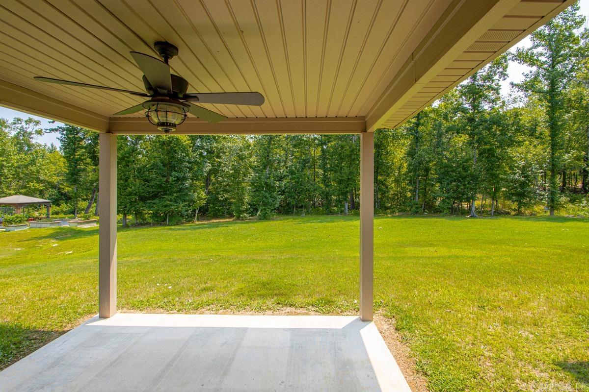 689 Lucy Ln Property Photo 33