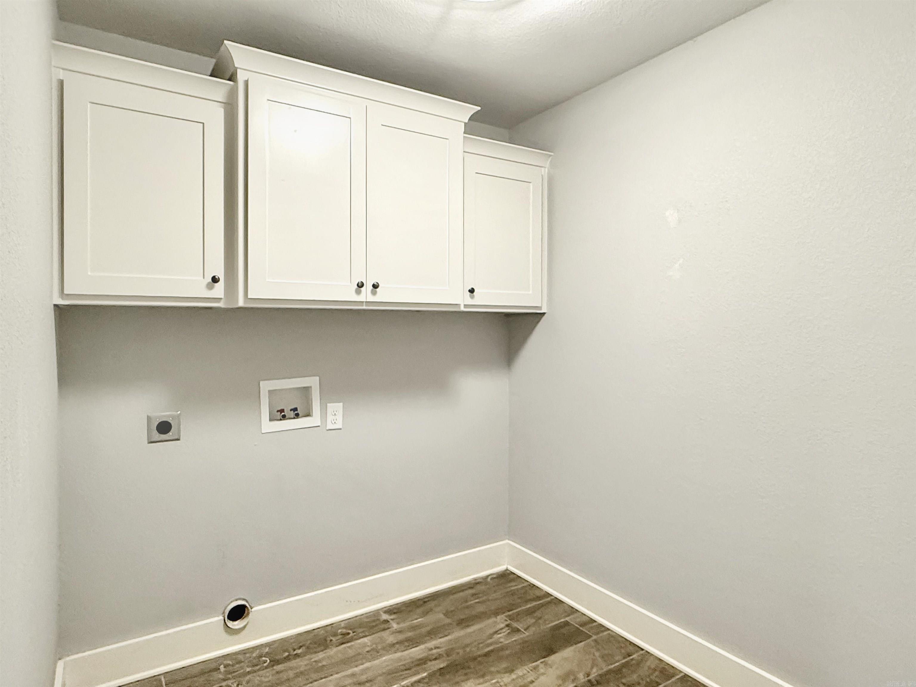 305 Sandy Creek Drive Property Photo 17