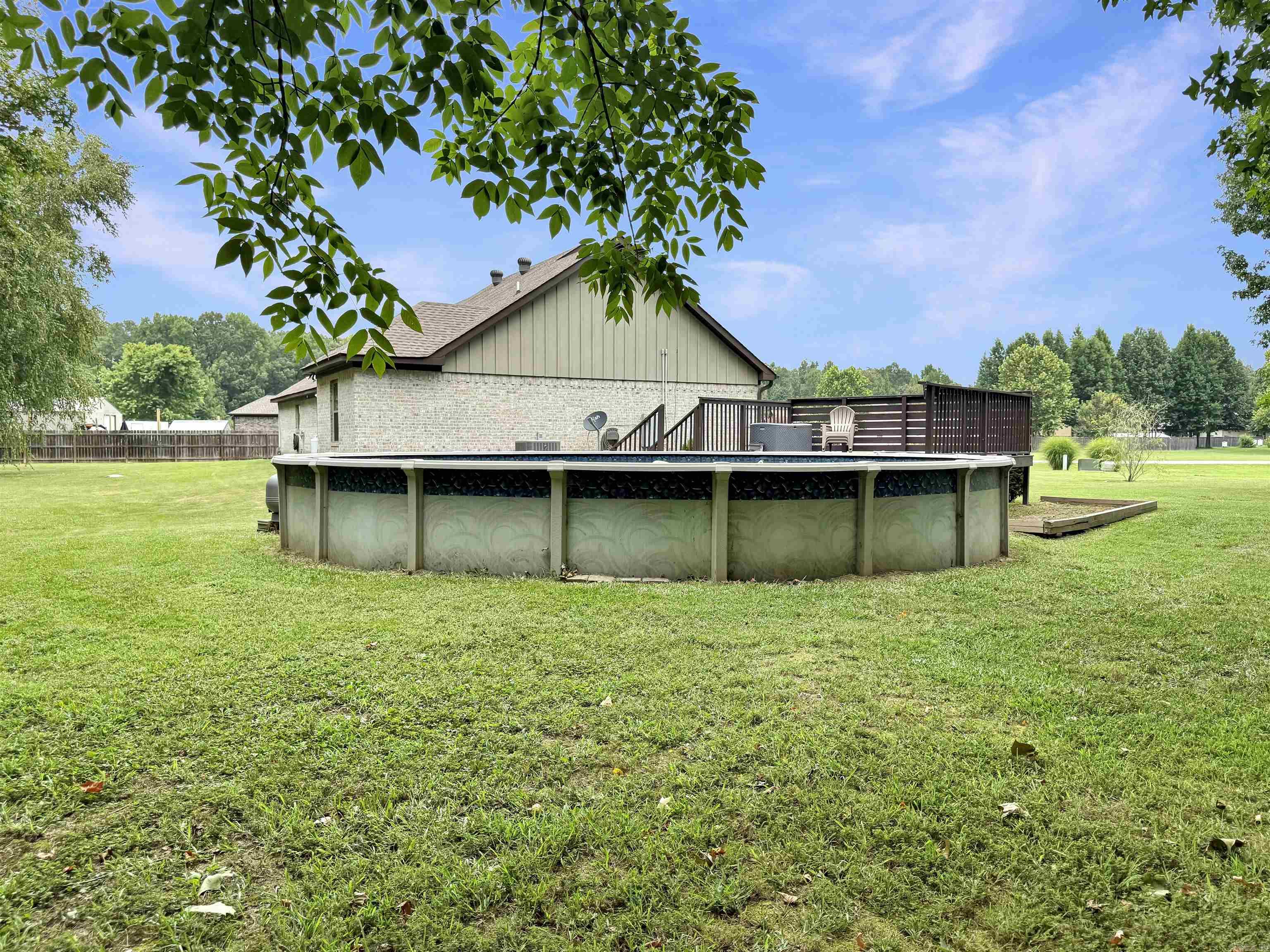 305 Sandy Creek Drive Property Photo 19
