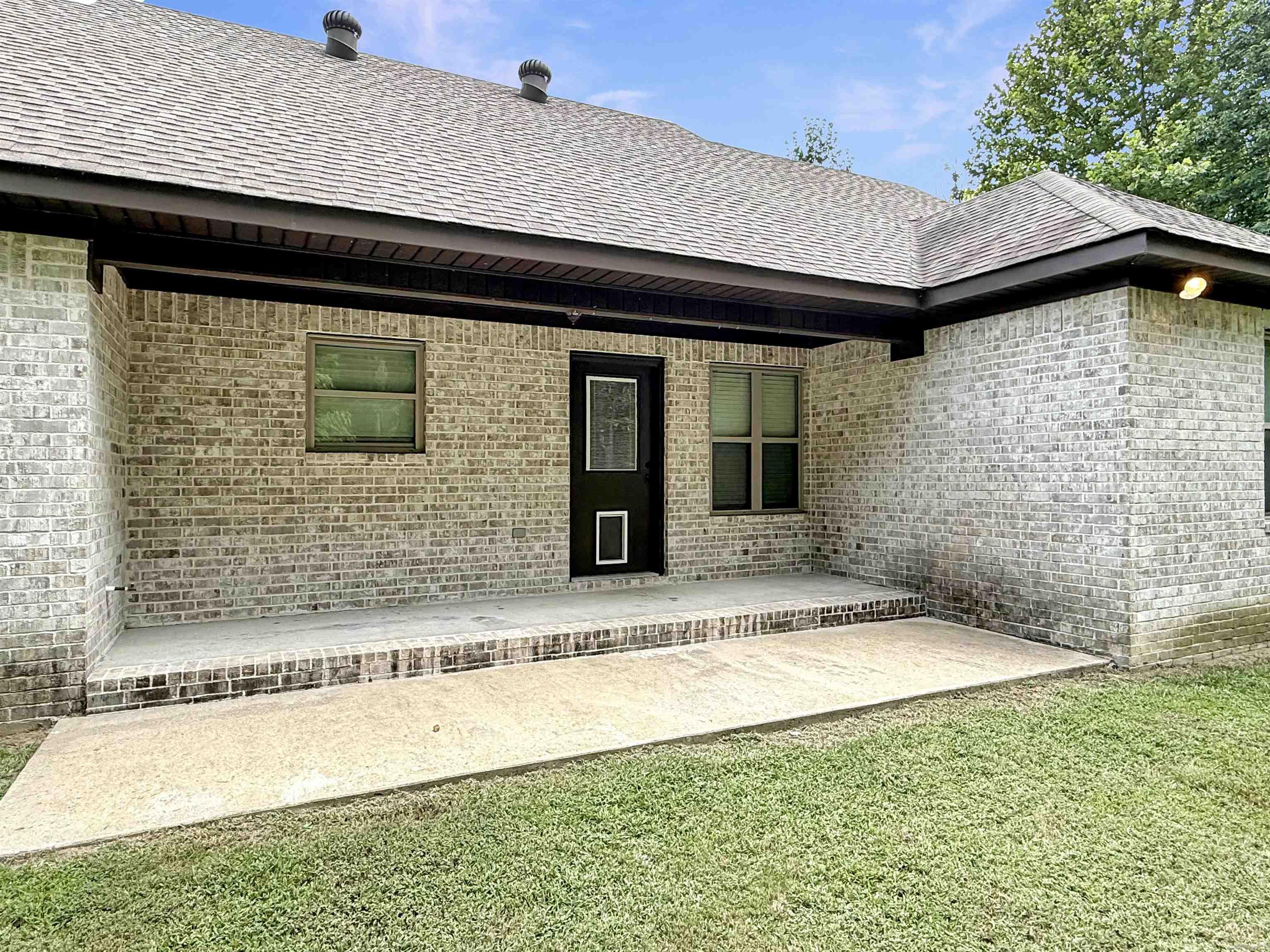 305 Sandy Creek Drive Property Photo 22