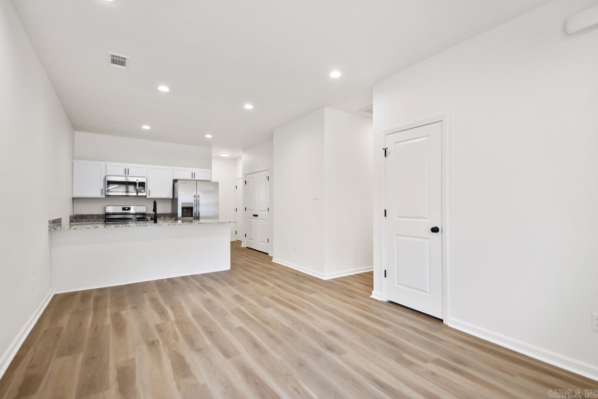 1001 Johnson St Property Photo 4