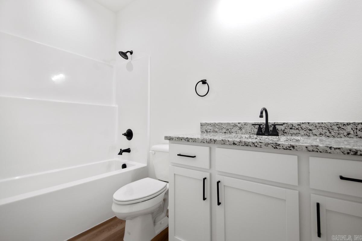 1001 Johnson St Property Photo 22