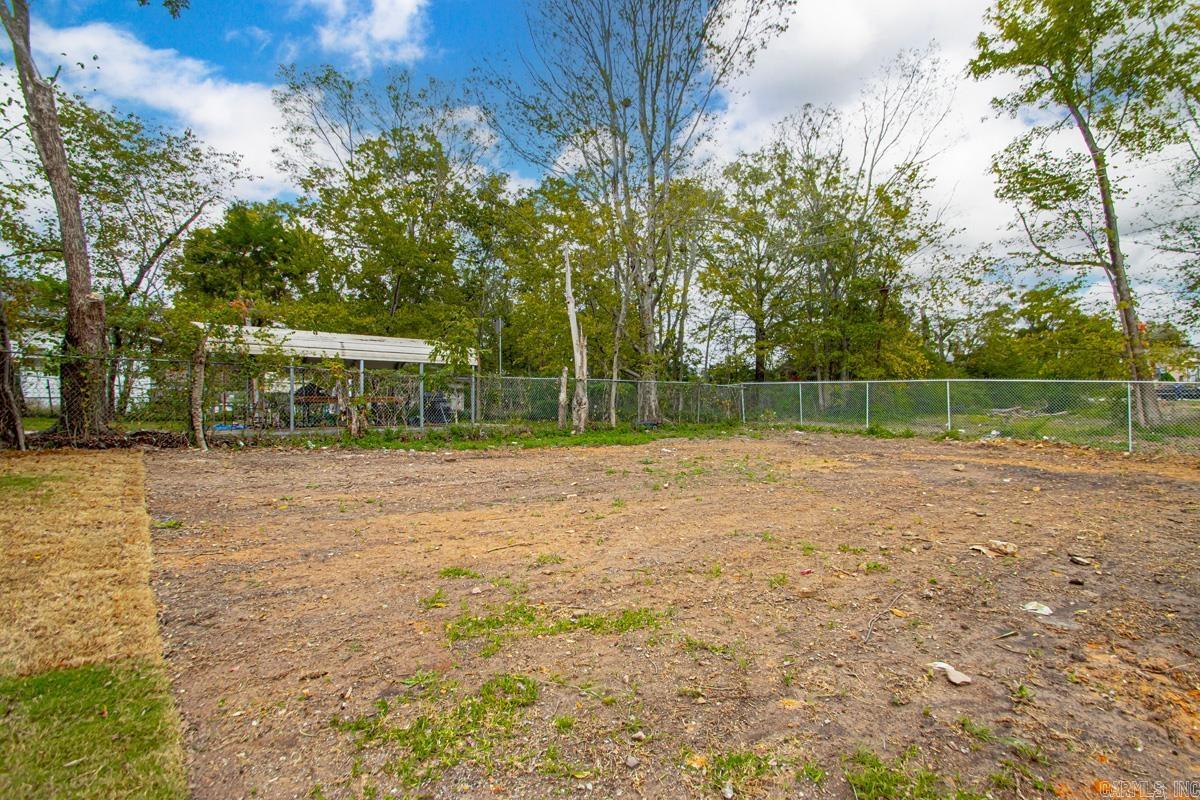 1001 Johnson St Property Photo 26