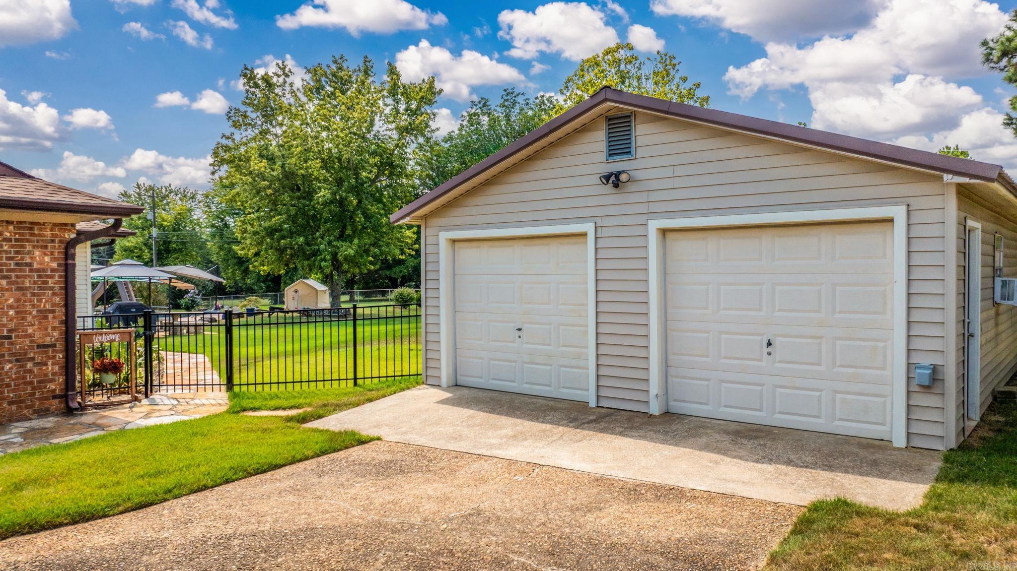 1216 Scenic Place Property Photo 11