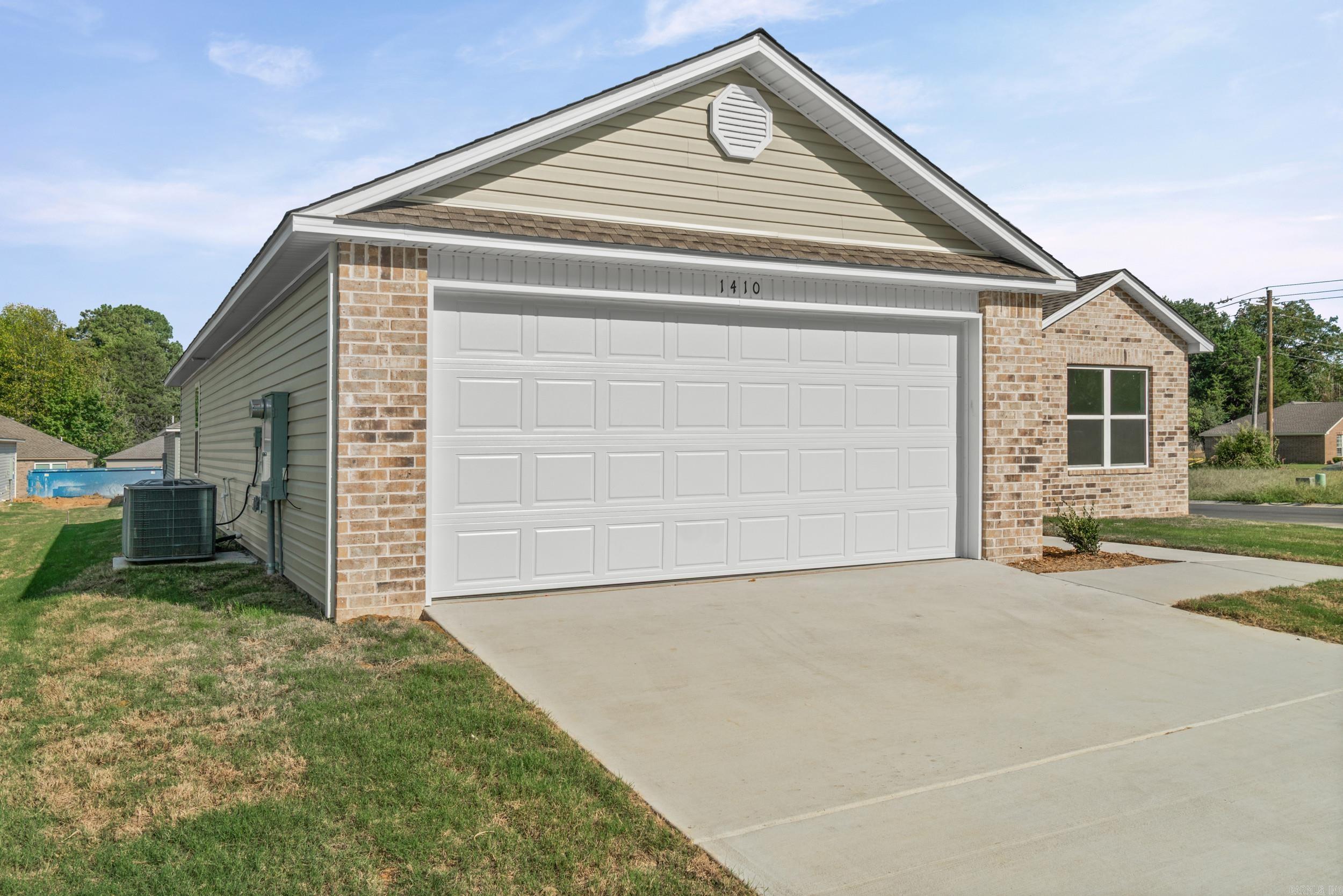 1410 Manor Oaks Boulevard Property Photo 3