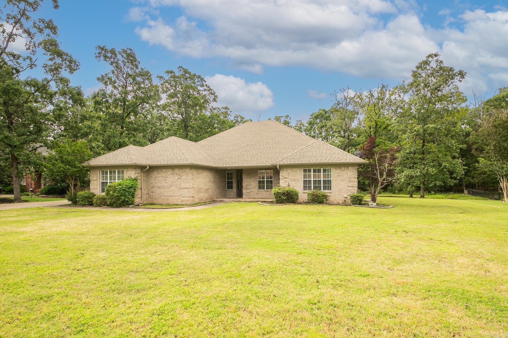 44 Gleneagle Drive Property Photo 2