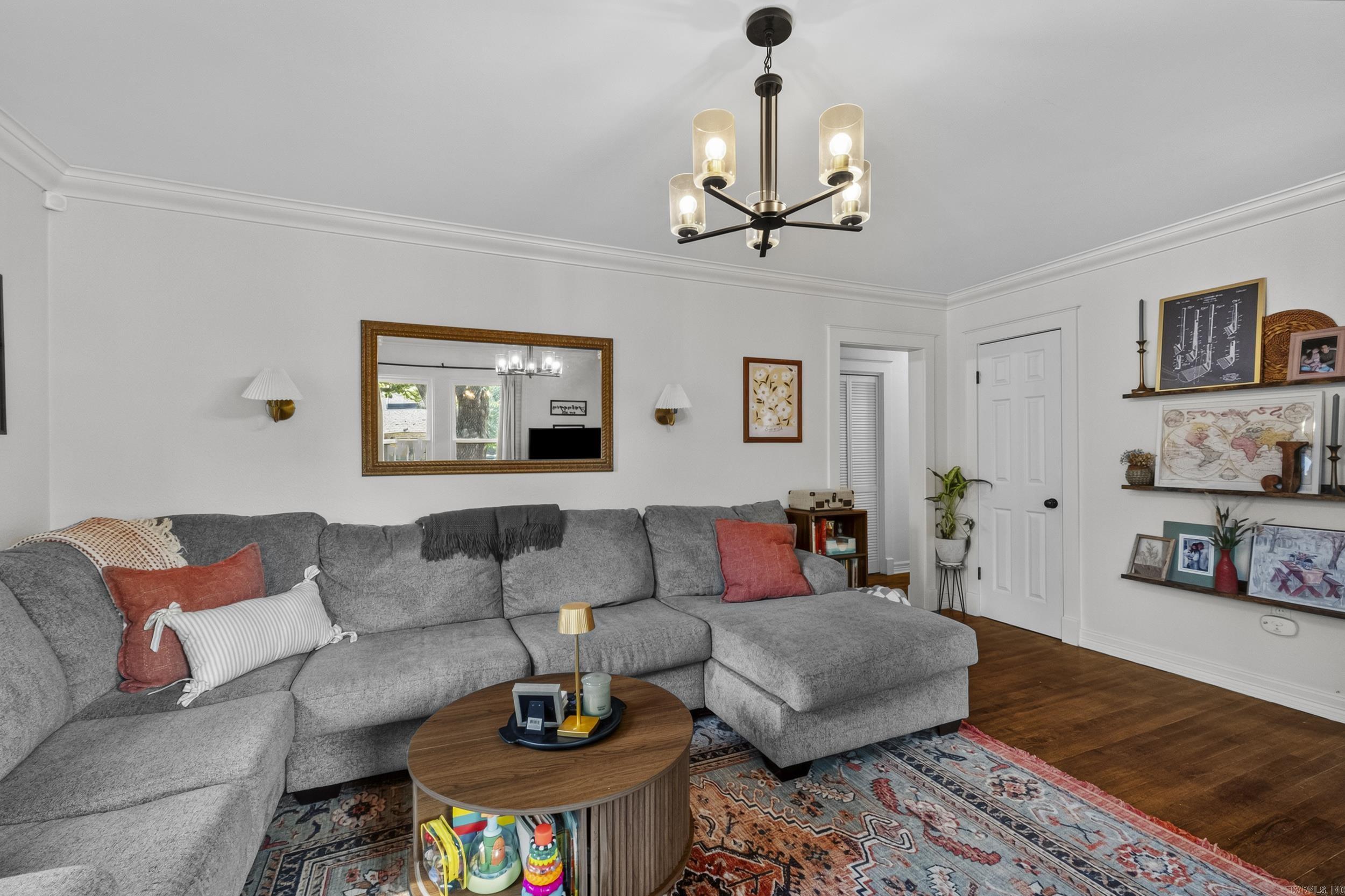 1106 Skyline Drive Property Photo 8