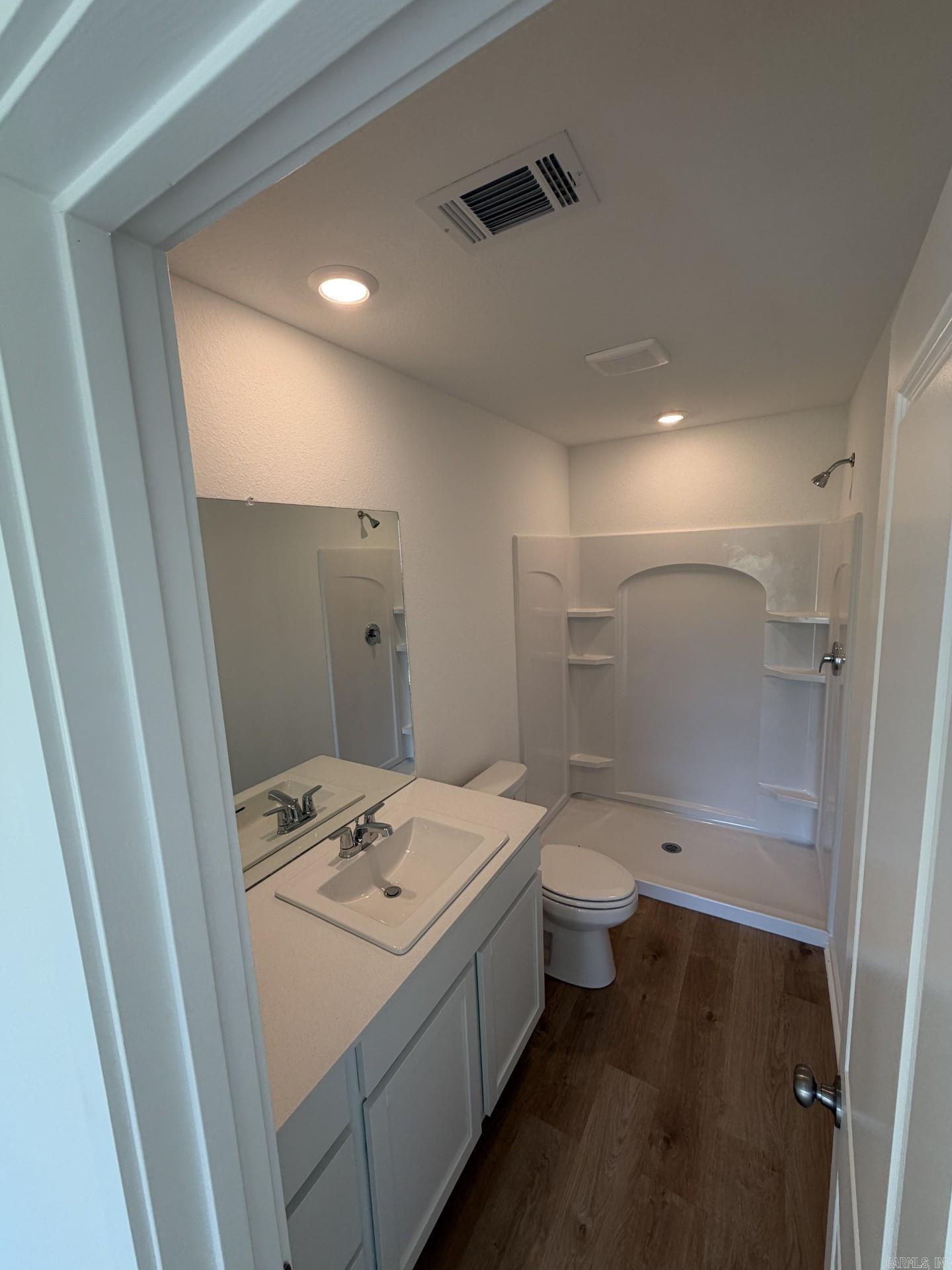 137 Flat Wood Avenue Property Photo 5