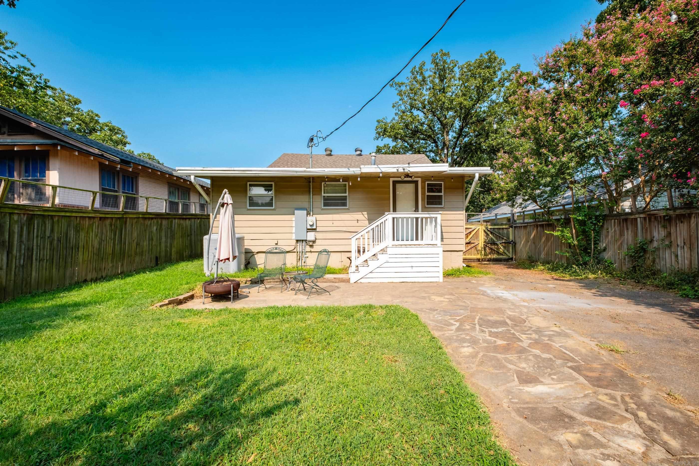 323 Rosetta Street Property Photo 37