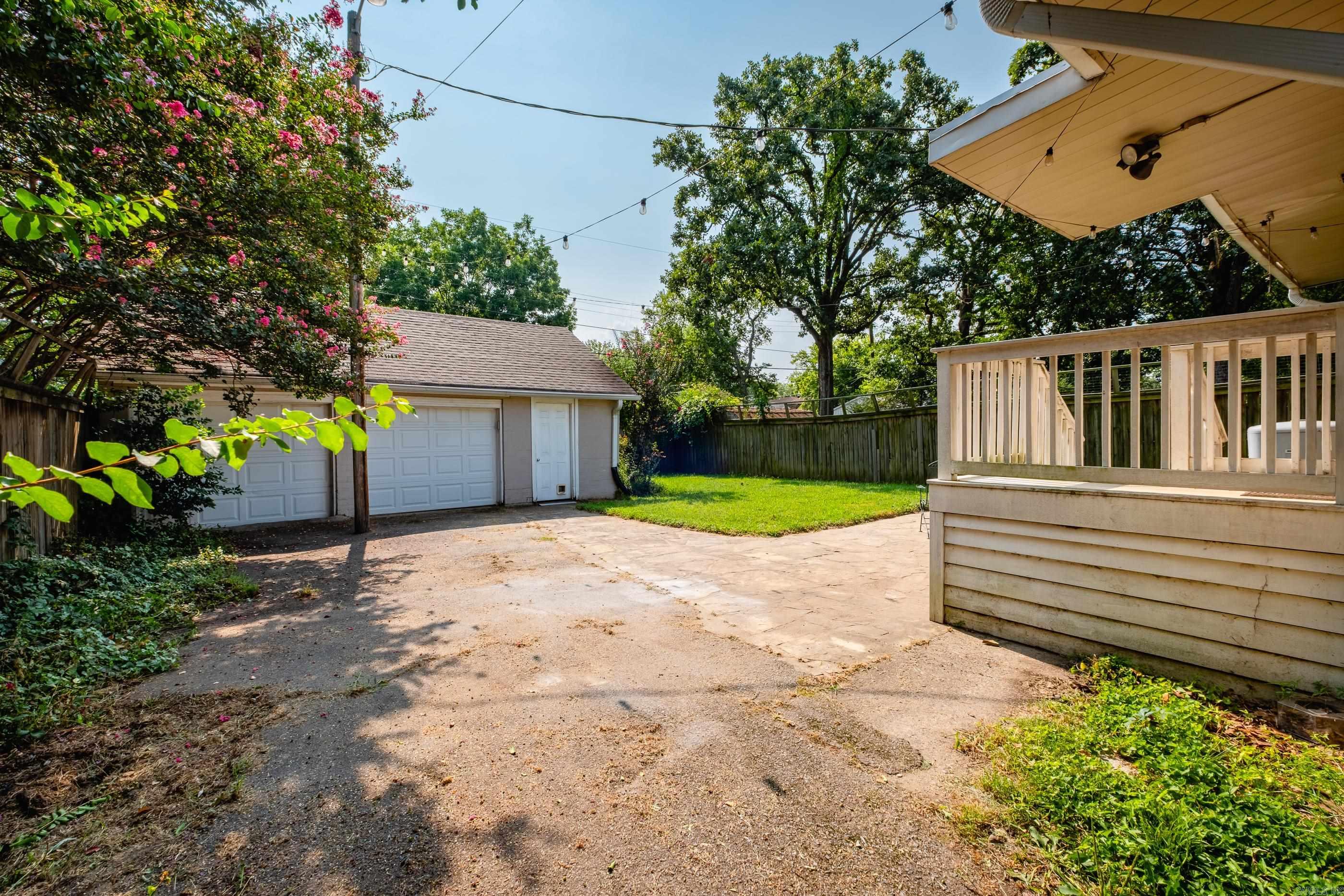 323 Rosetta Street Property Photo 40