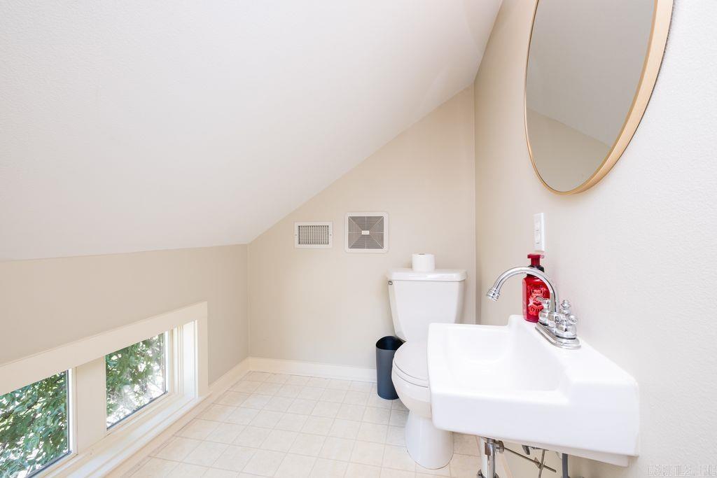 10 Saint Johns Place Property Photo 34