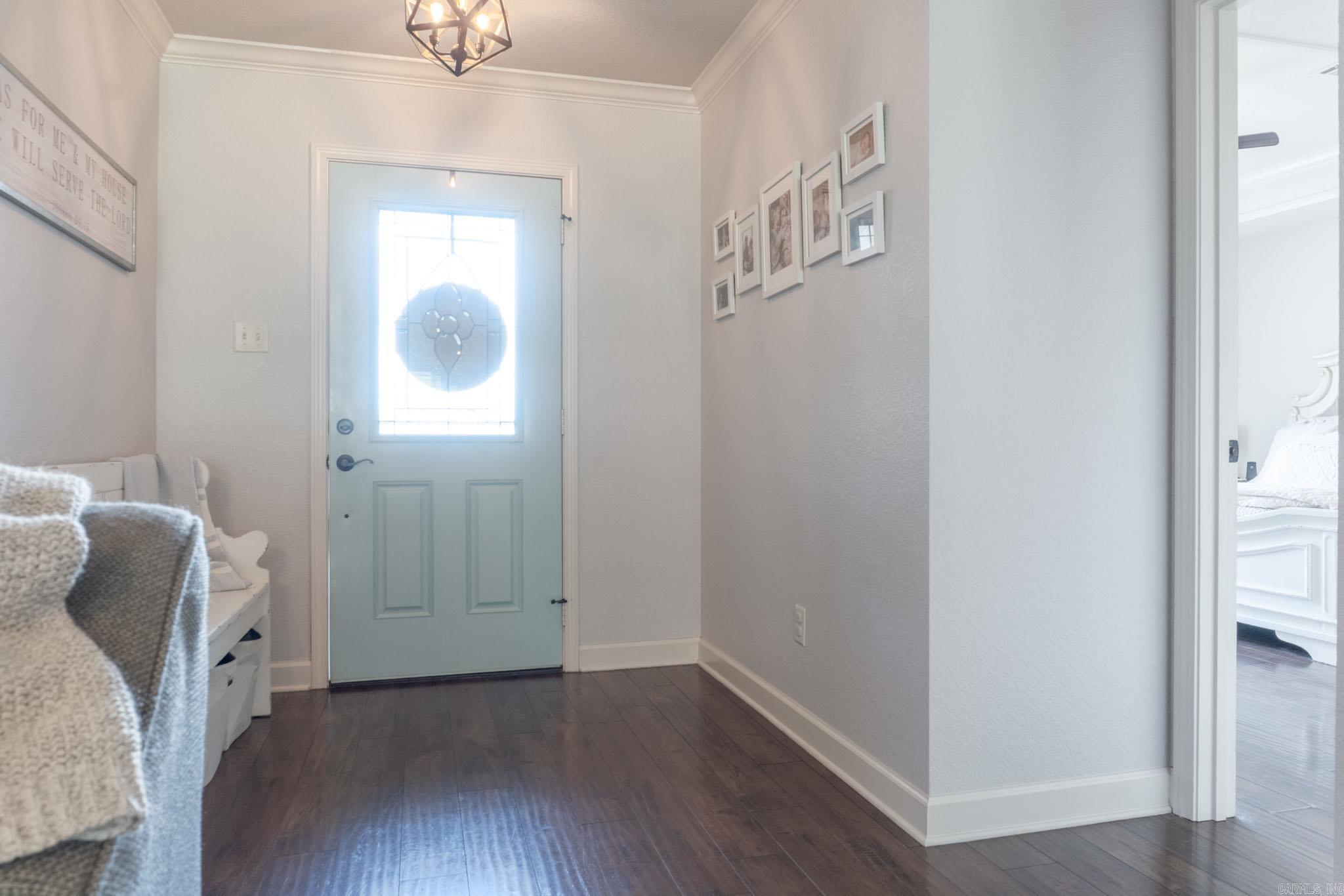 211 Sierra Cove Property Photo 4