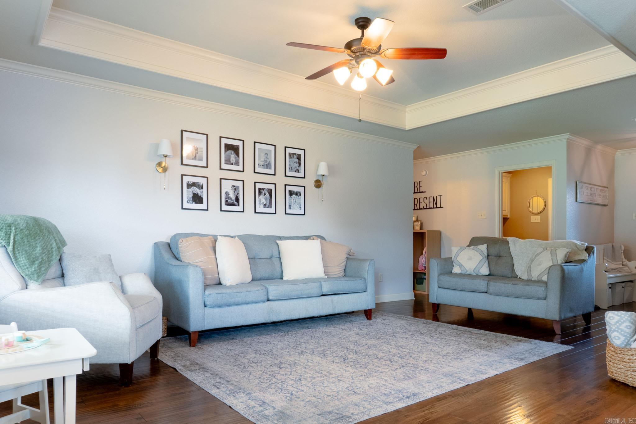 211 Sierra Cove Property Photo 5