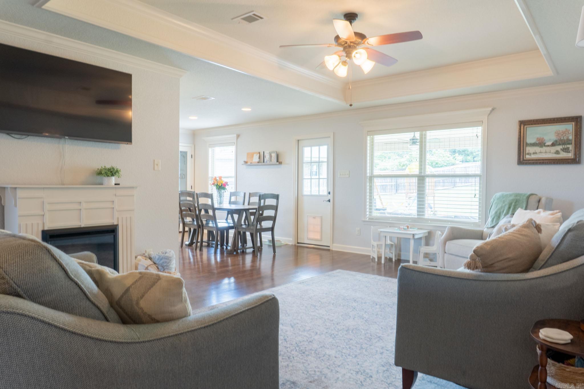 211 Sierra Cove Property Photo 7