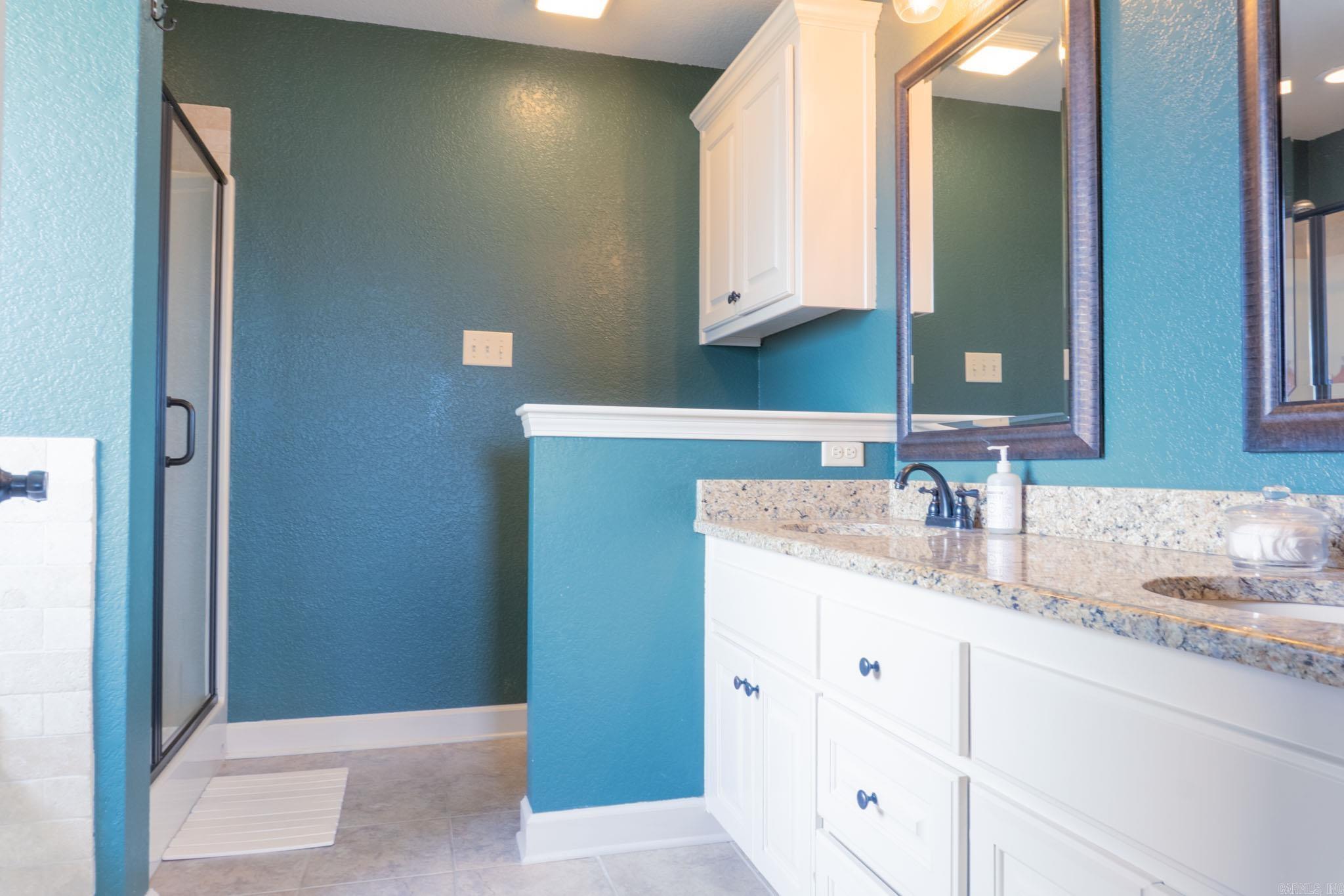 211 Sierra Cove Property Photo 13