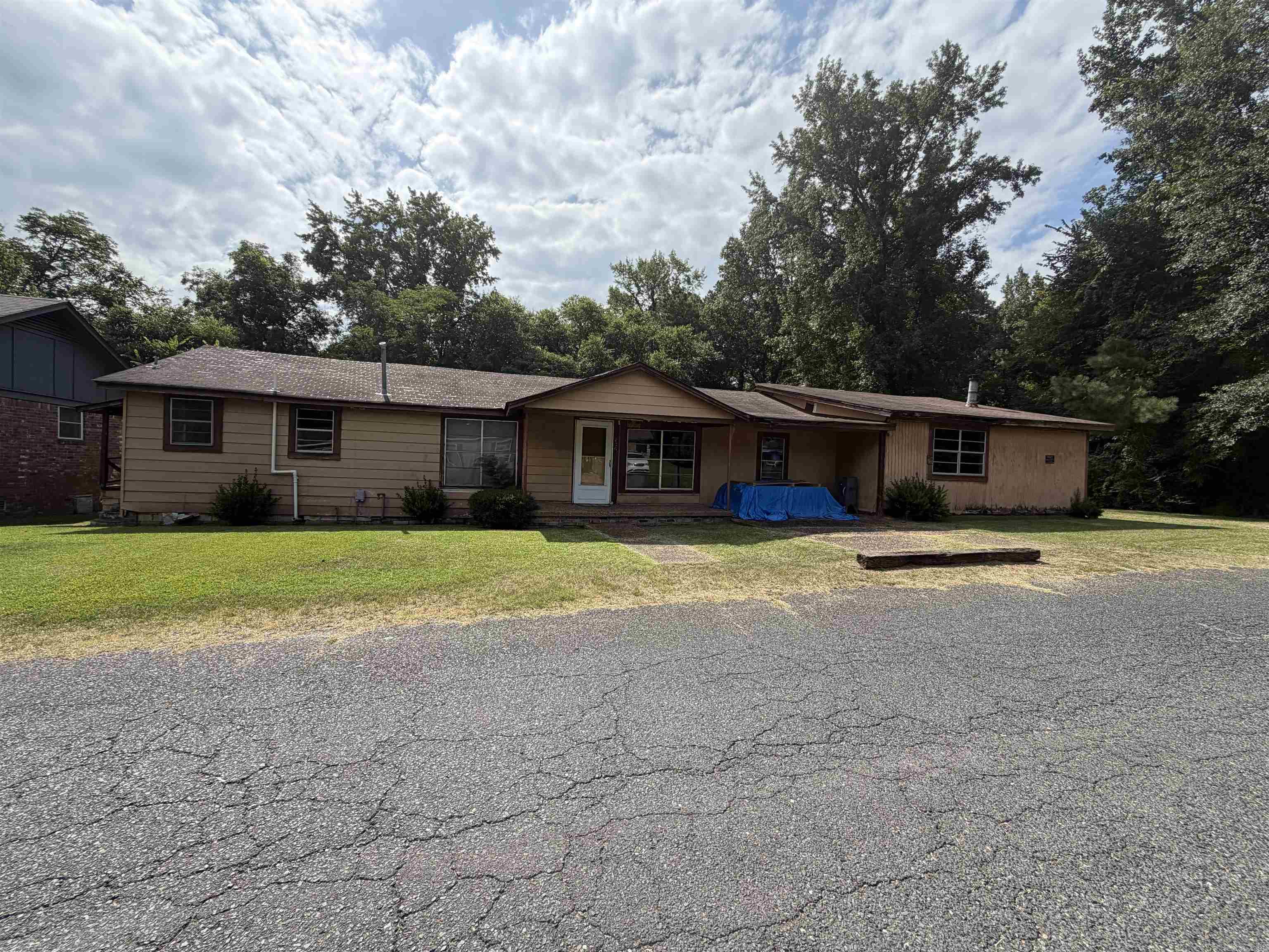 226 E Elizabeth Ann Street Property Photo 2