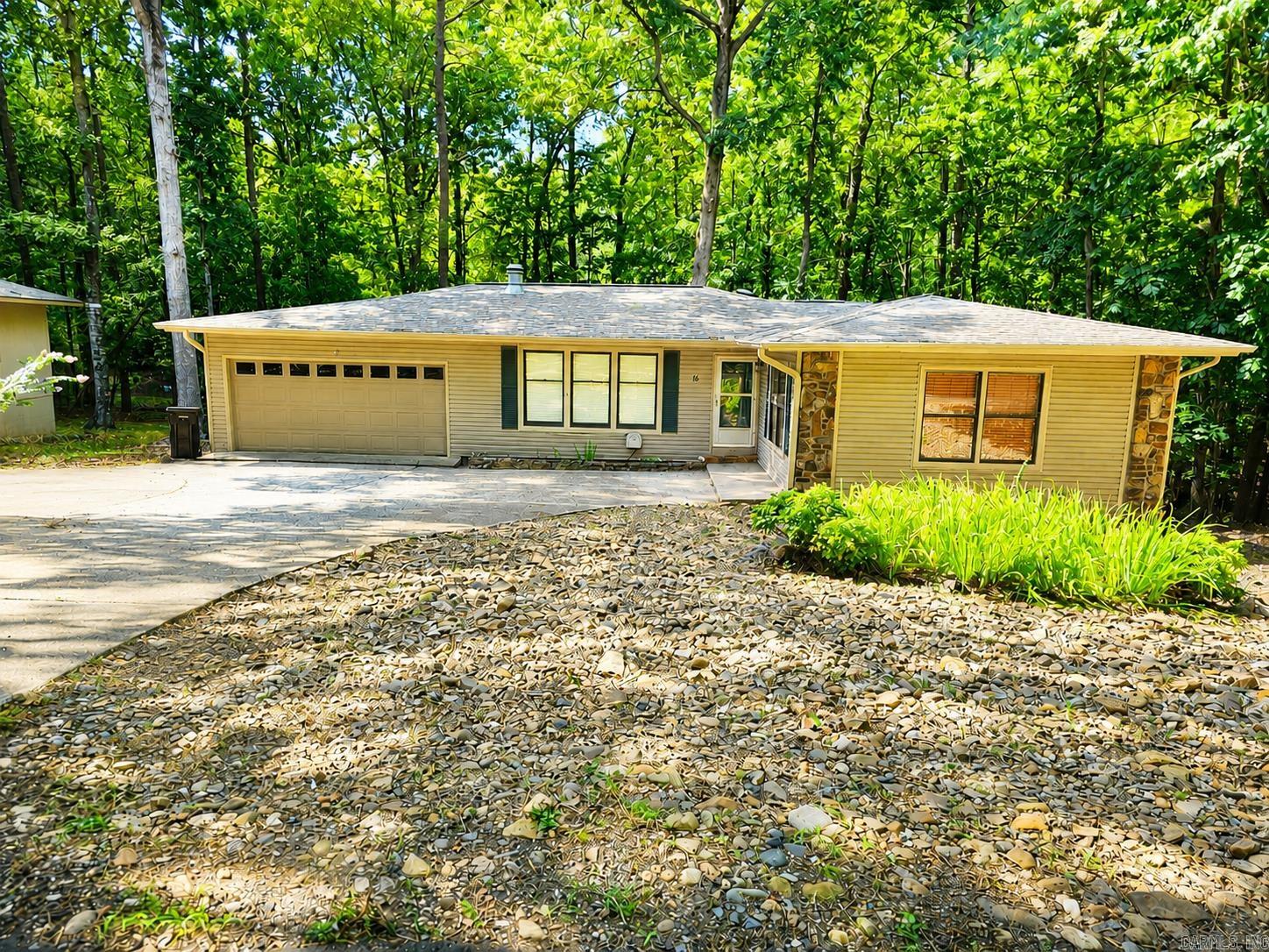 16 Pego Circle Property Photo 1