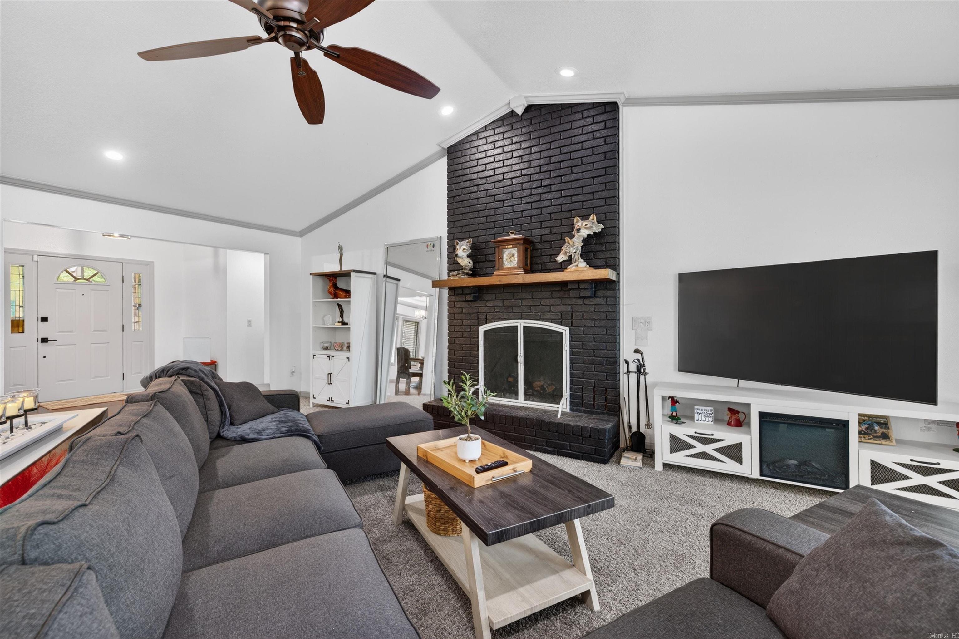 9 Redondo Lane Property Photo 3
