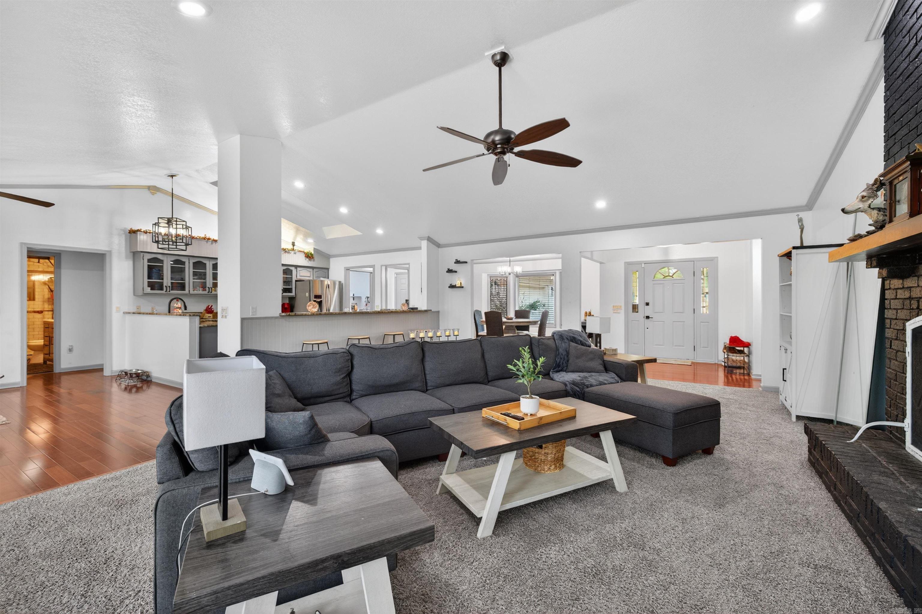 9 Redondo Lane Property Photo 8