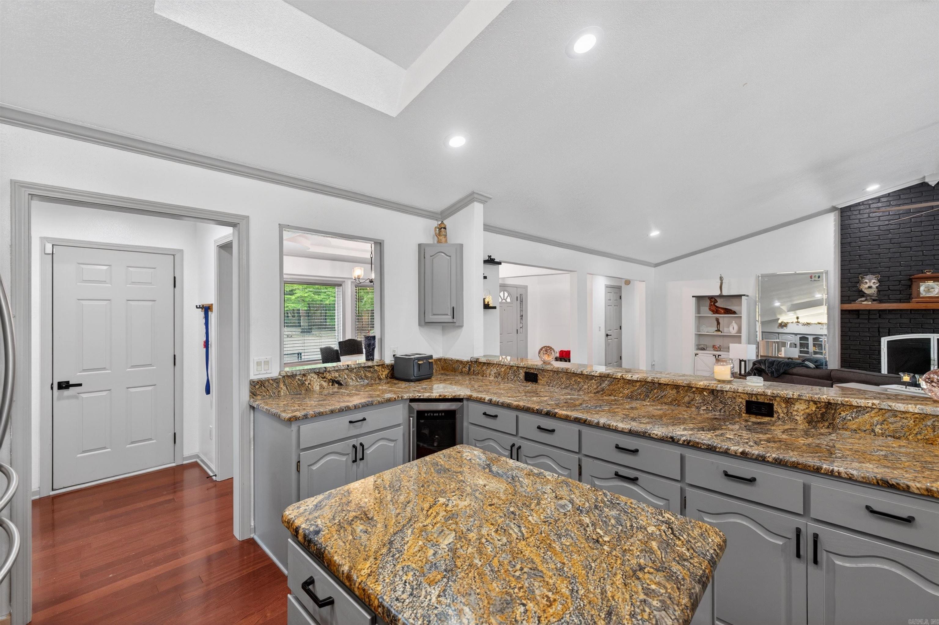 9 Redondo Lane Property Photo 10