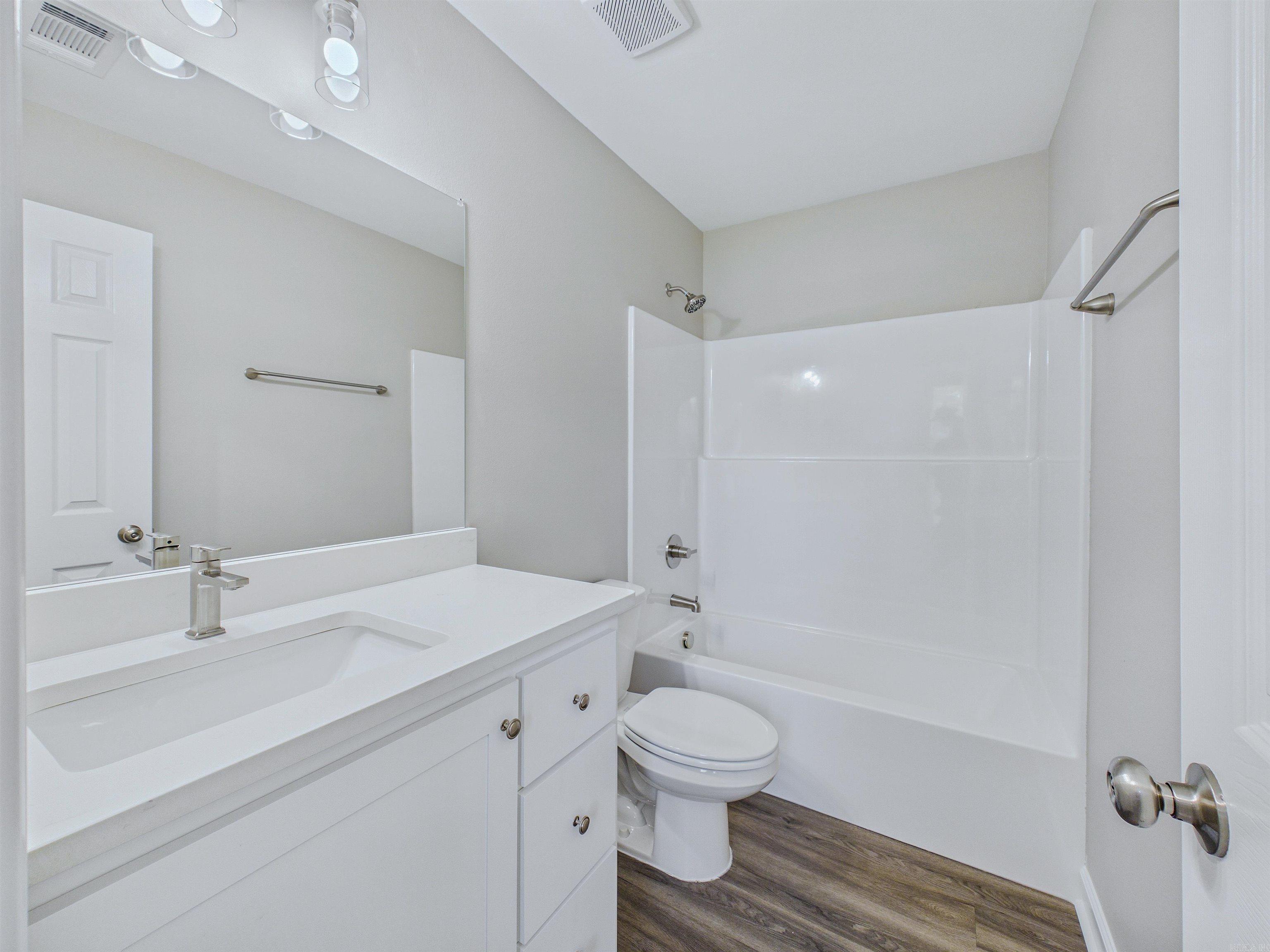 2324.5 W 16th Street Property Photo 32