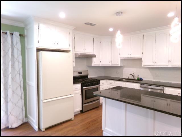 7910 Burnelle Drive Property Photo 7