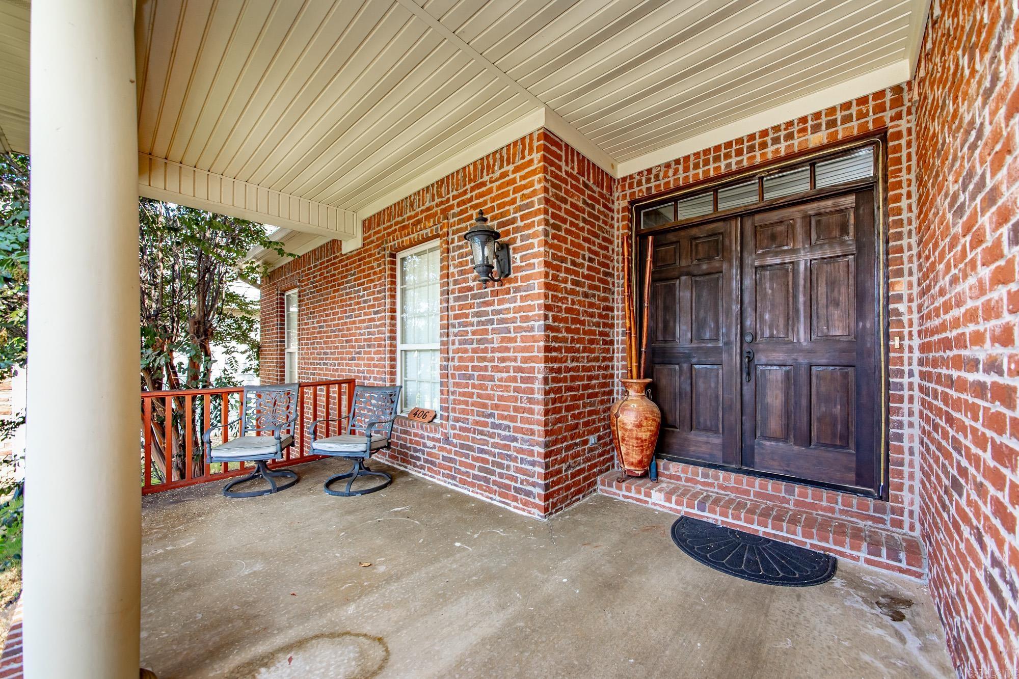 406 Parliament Drive Property Photo 3