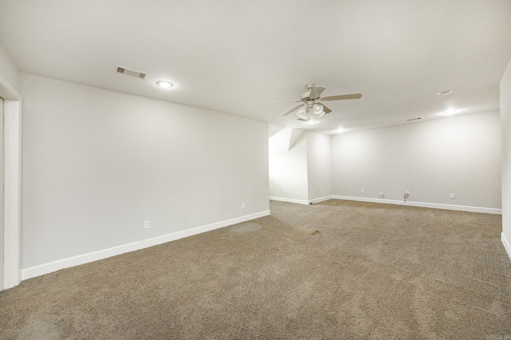 406 Parliament Drive Property Photo 27