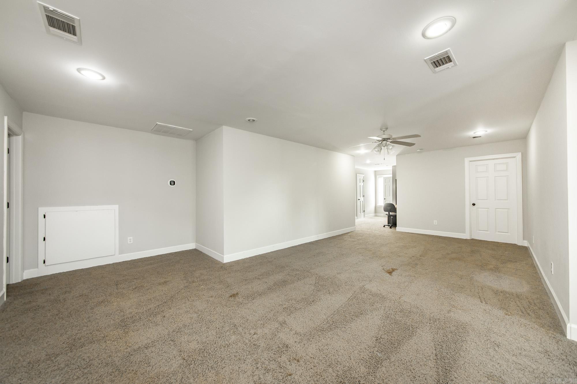 406 Parliament Drive Property Photo 30