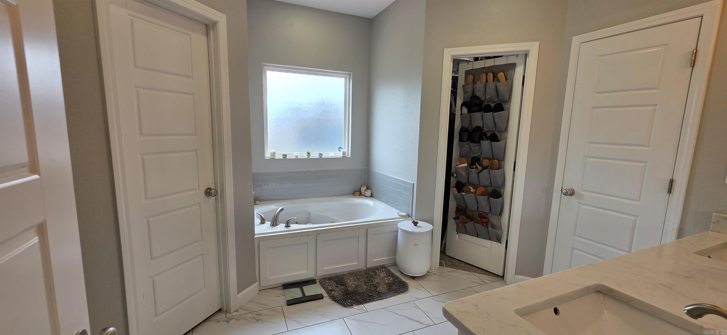 412 Carriage Drive Property Photo 18