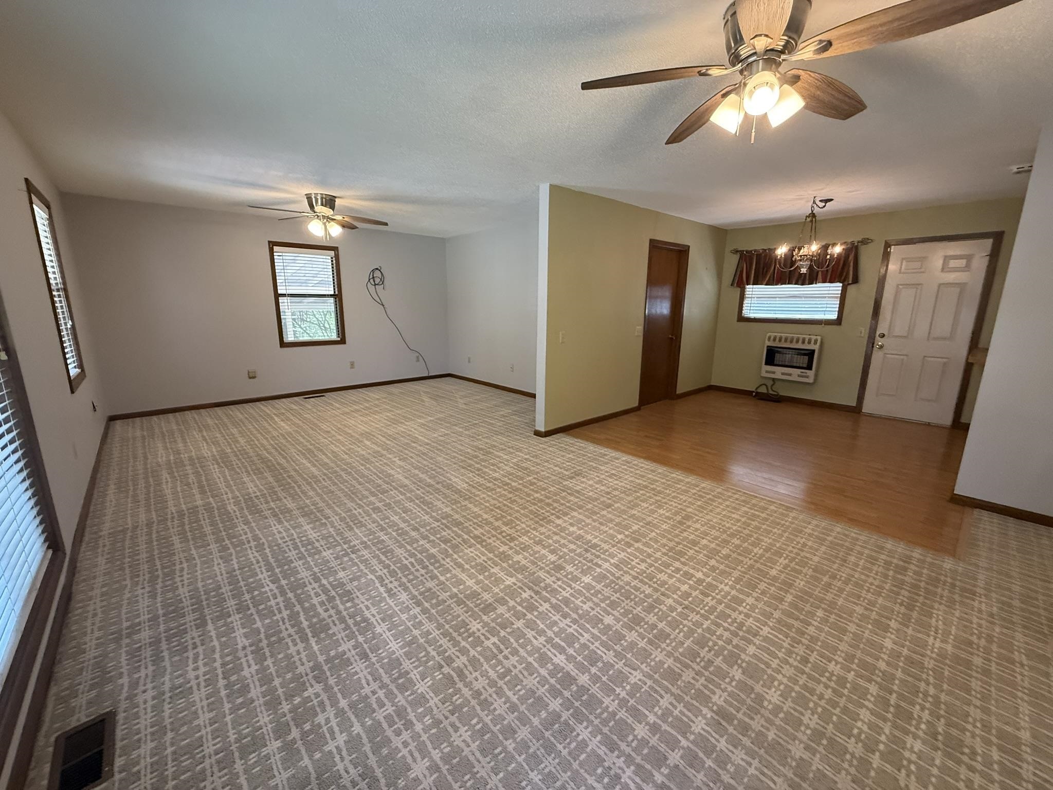 82 S Oak Street Property Photo 2