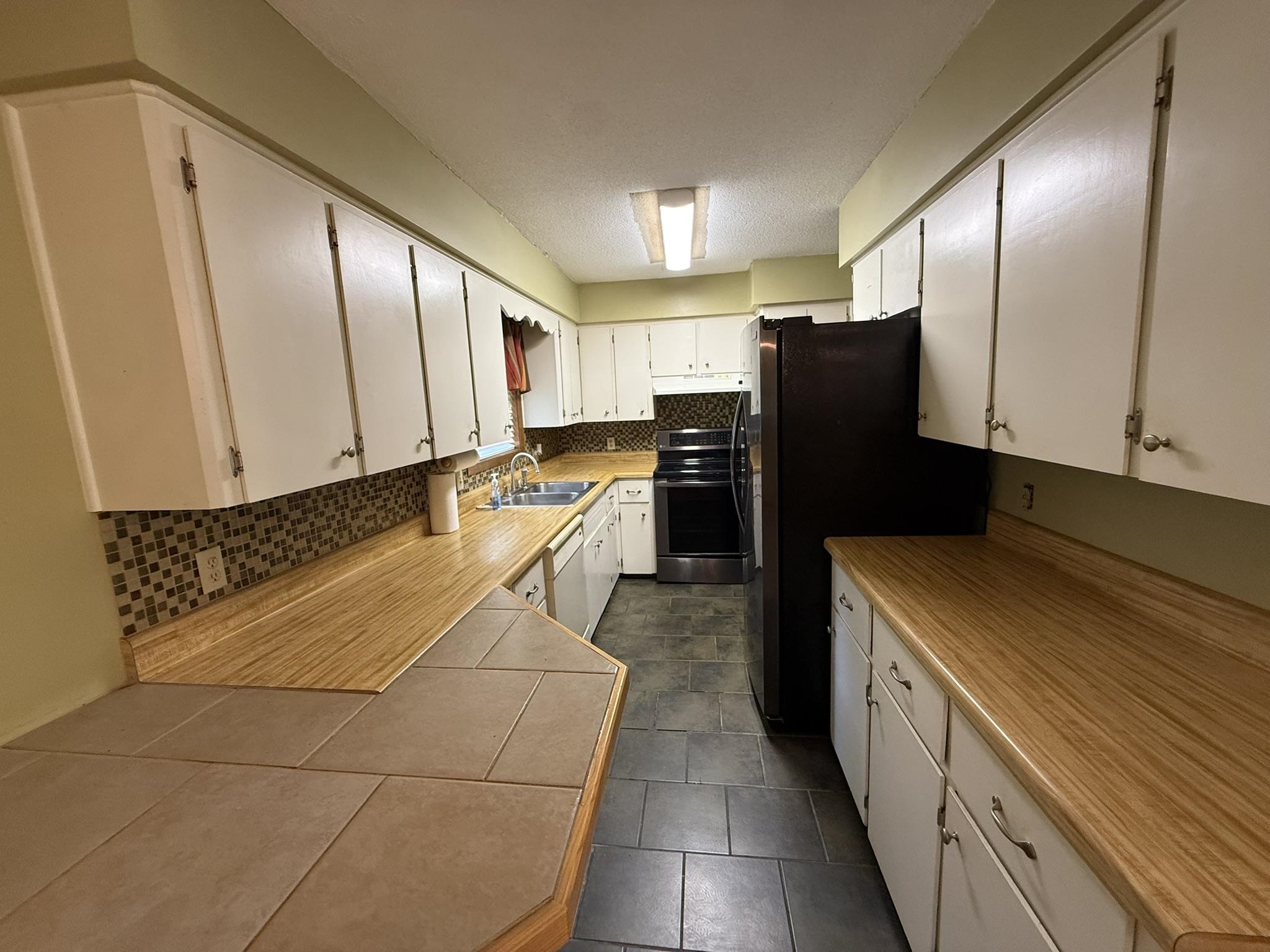 82 S Oak Street Property Photo 4