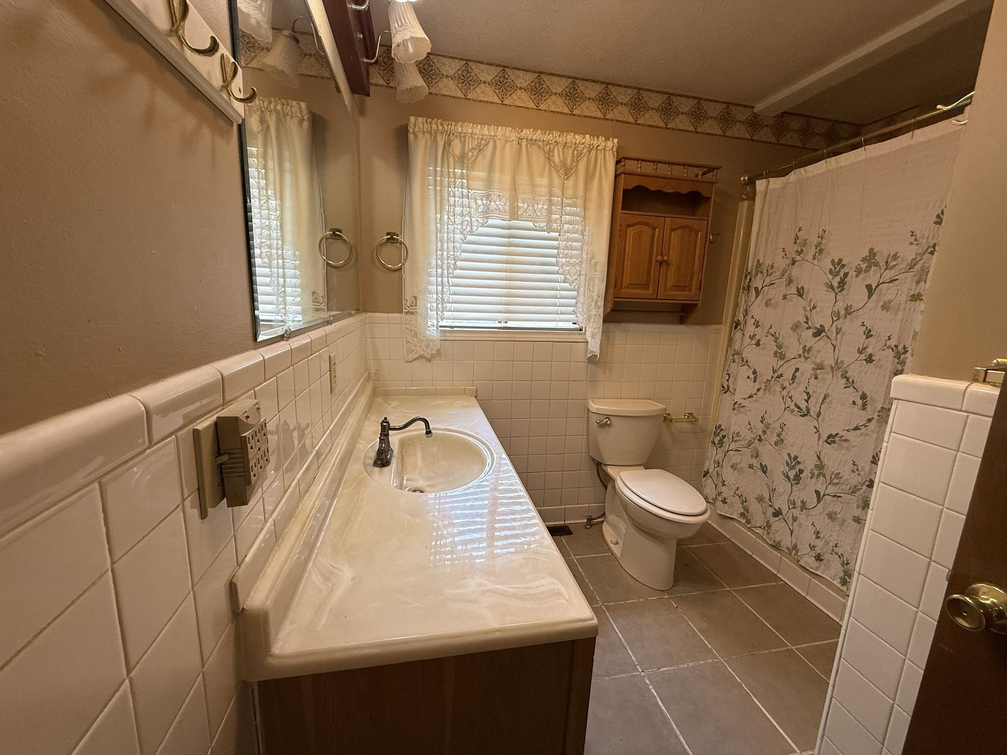 82 S Oak Street Property Photo 8