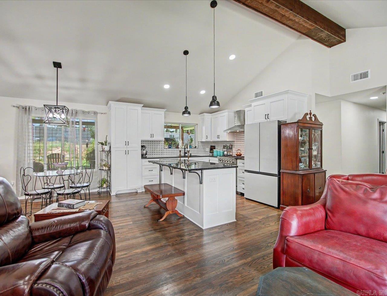 111 Orchard Property Photo 5