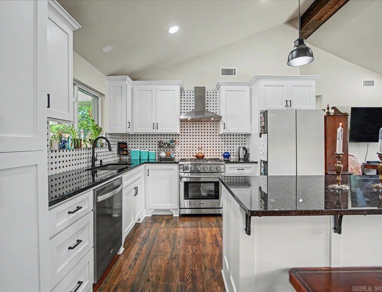 111 Orchard Property Photo 9