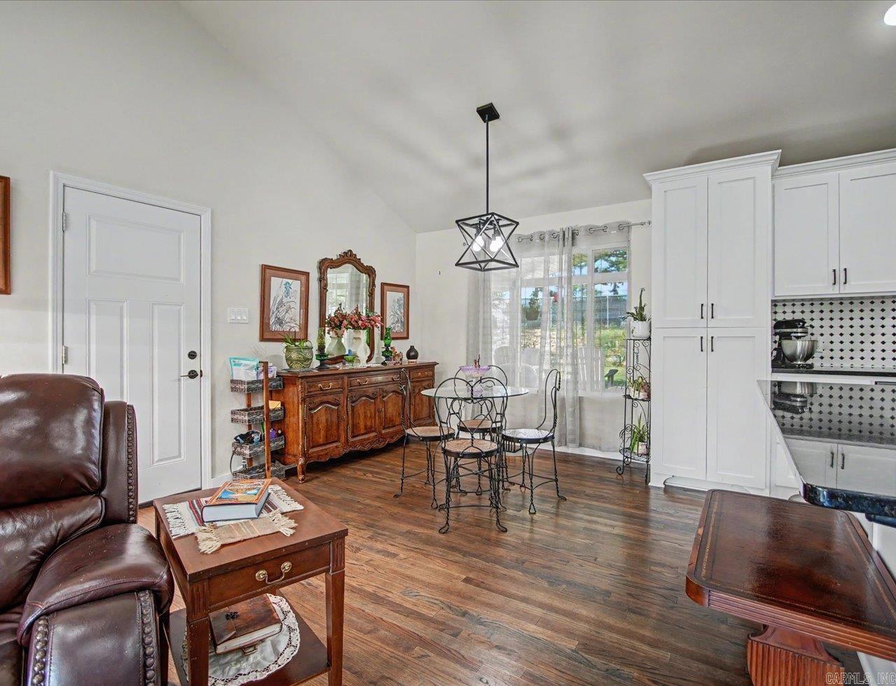 111 Orchard Property Photo 11