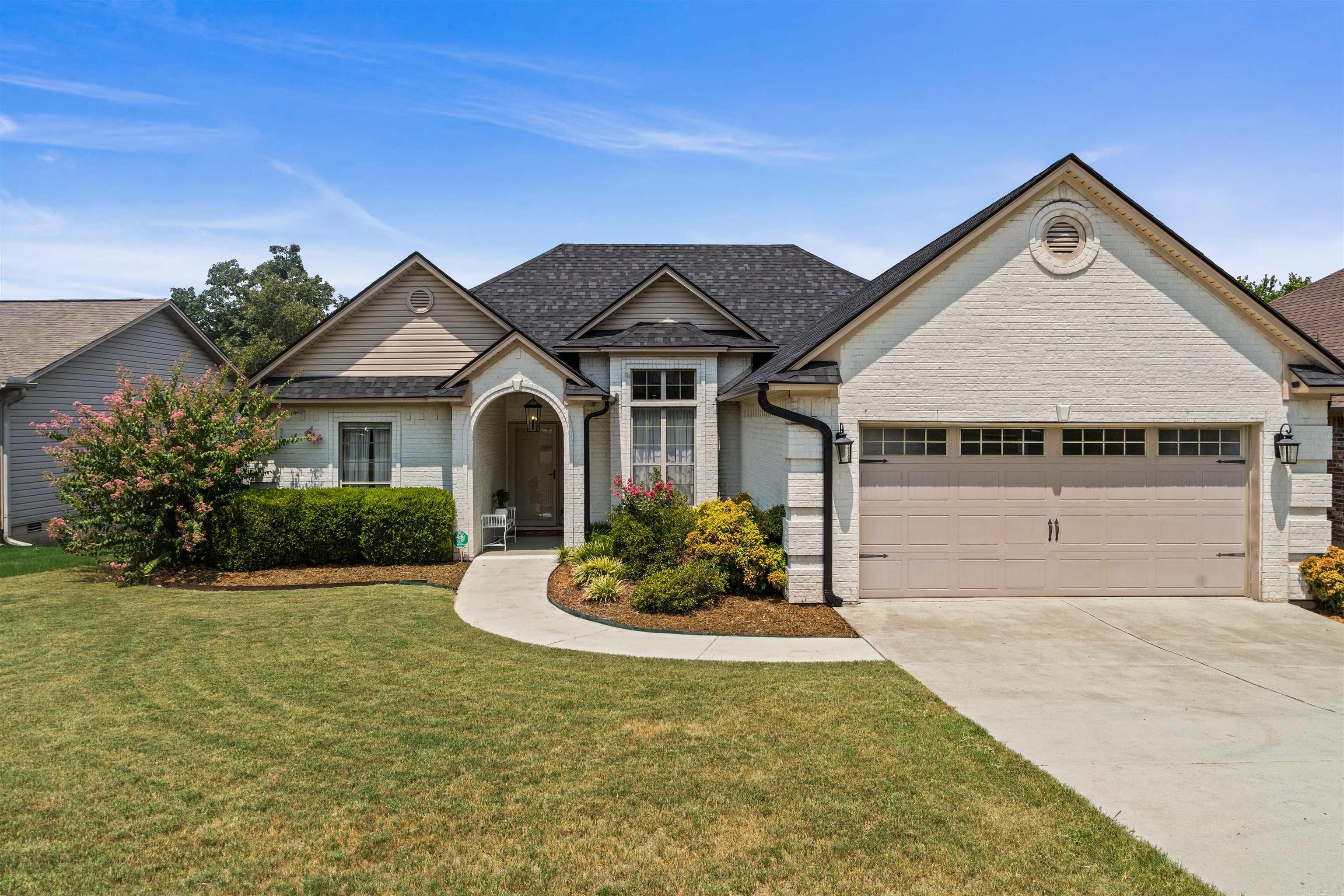 6 Park Ridge Drive Property Photo 1