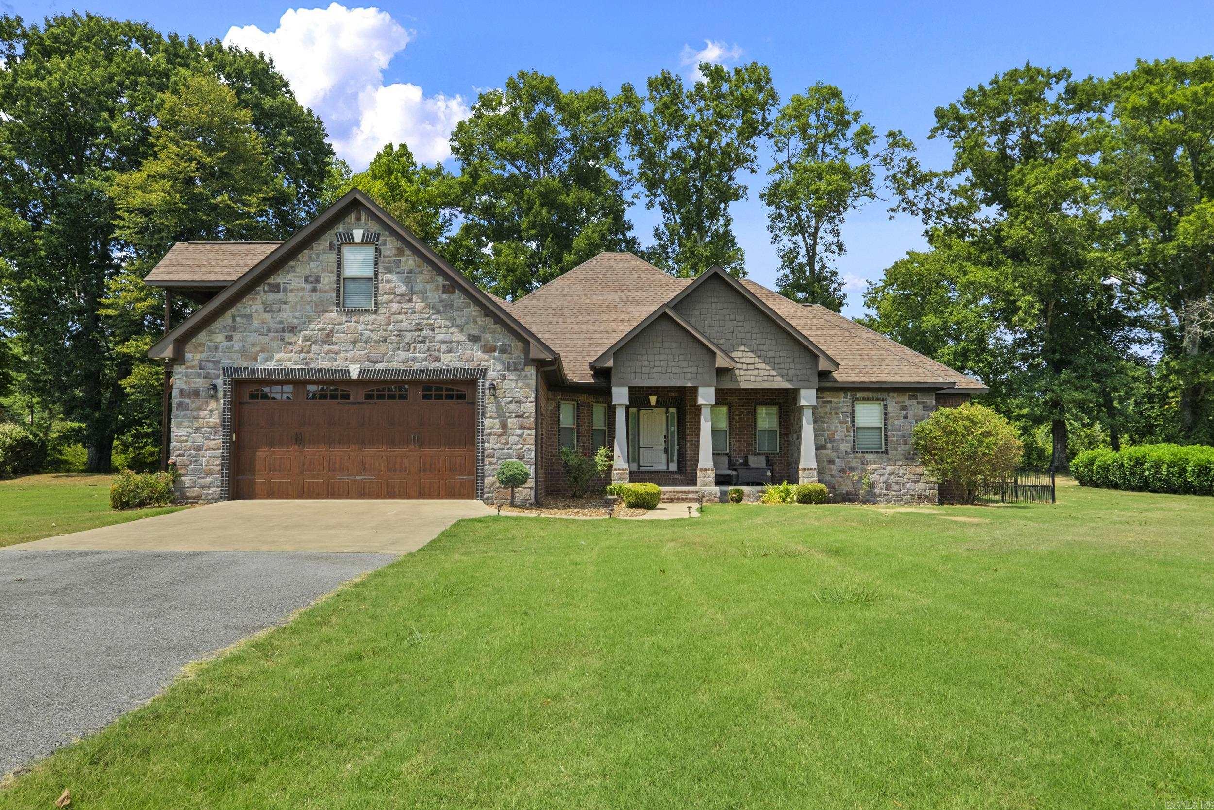 125 E River Drive Property Photo 2