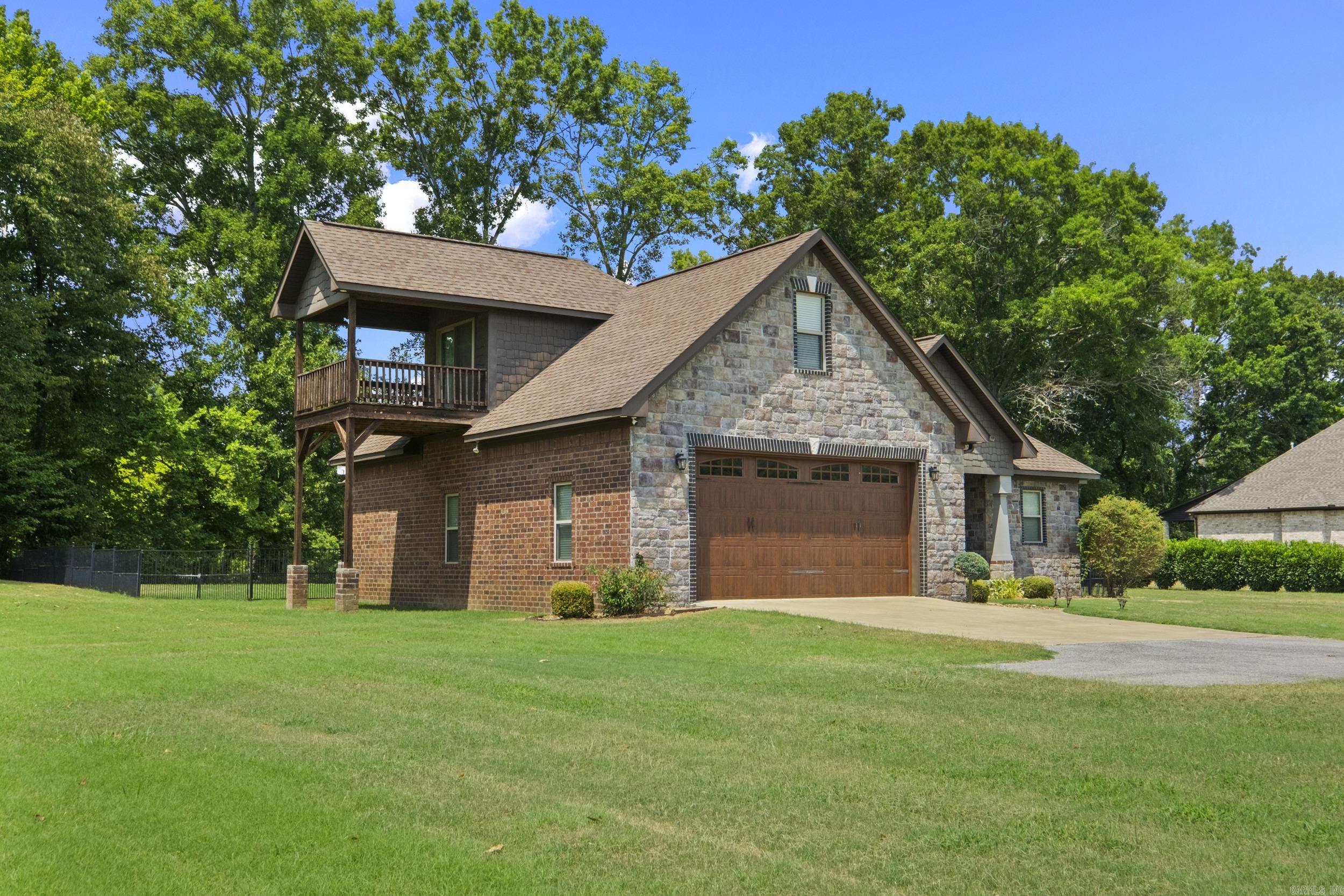 125 E River Drive Property Photo 3
