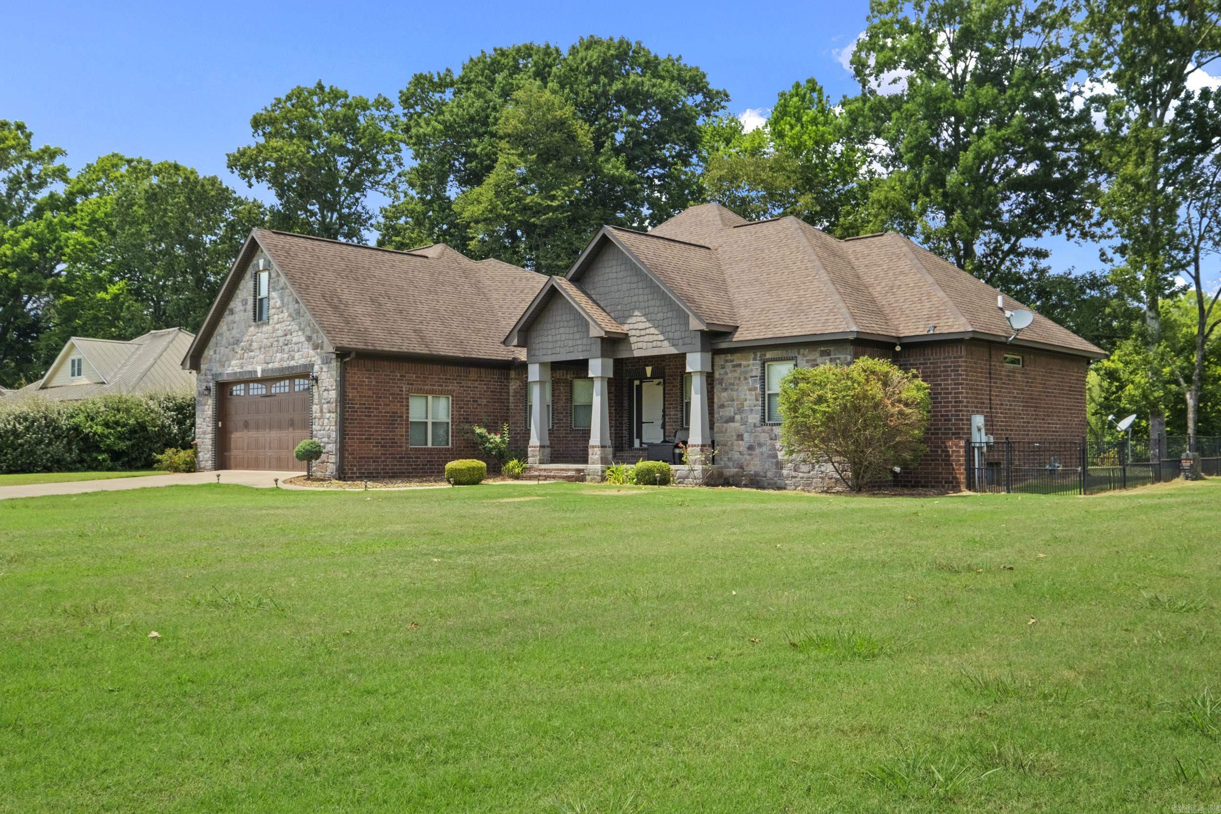 125 E River Drive Property Photo 4