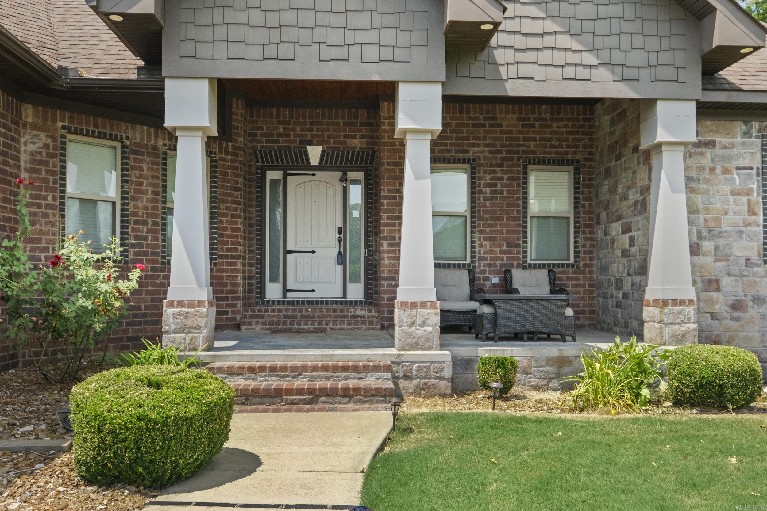 125 E River Drive Property Photo 5