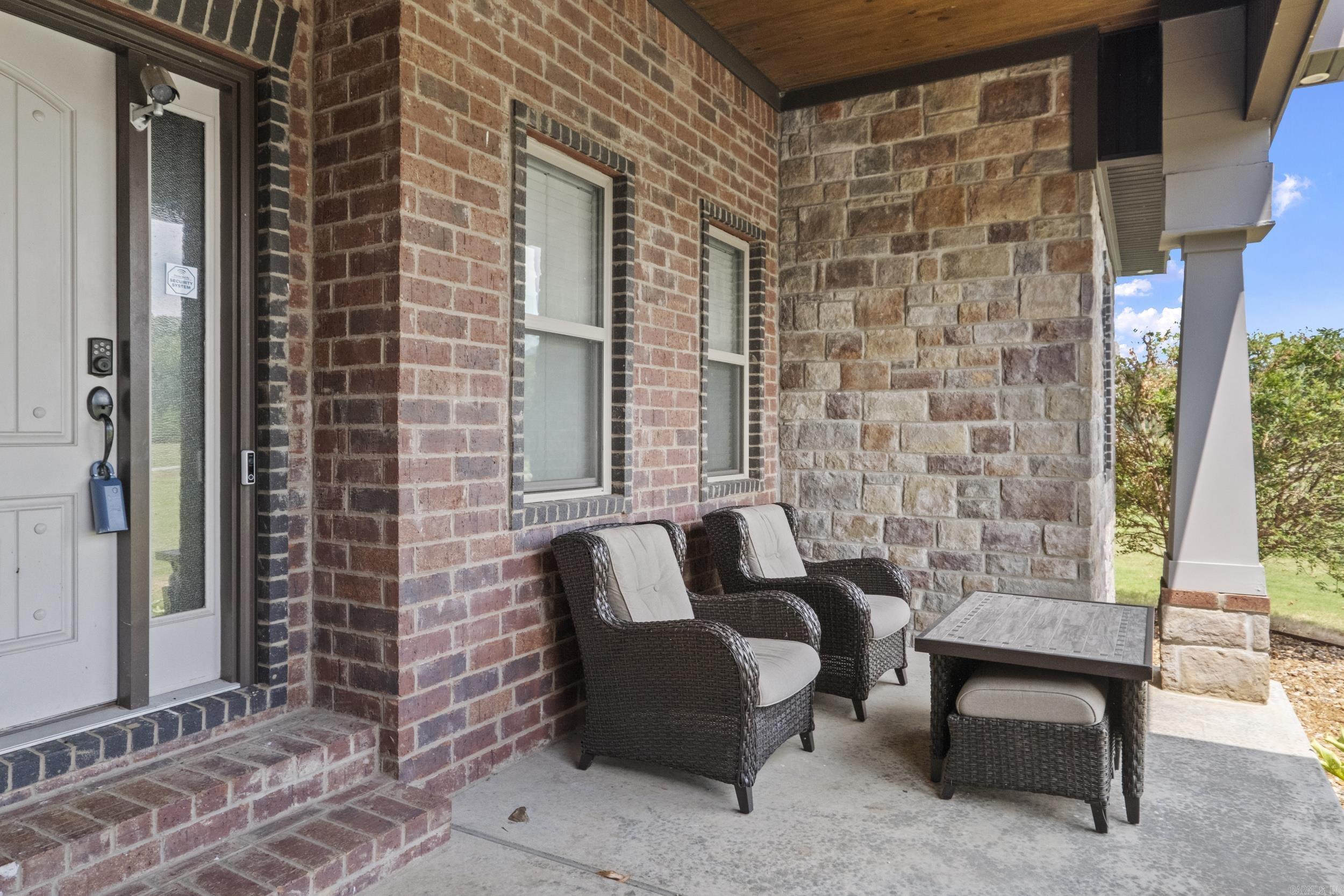 125 E River Drive Property Photo 6