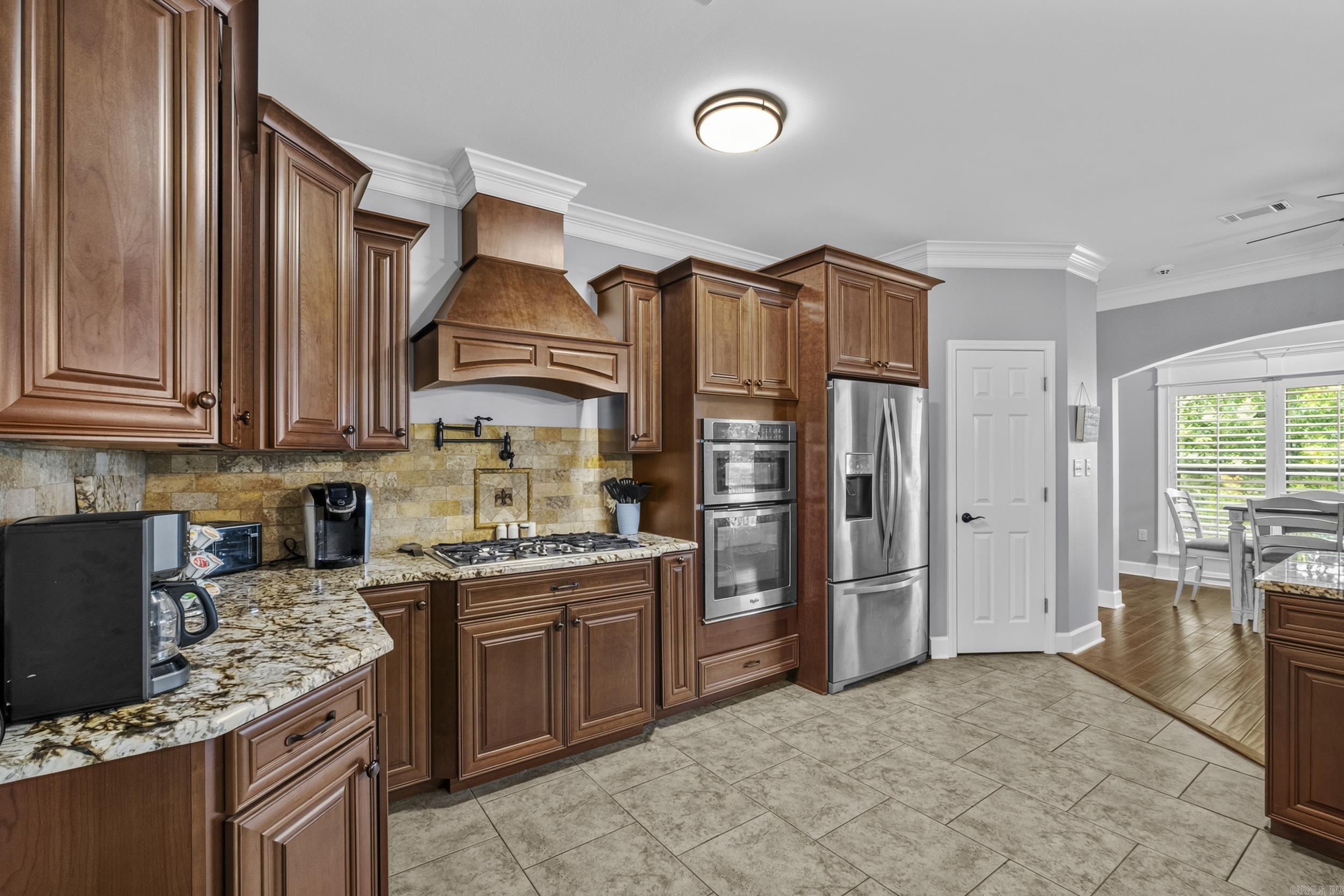 125 E River Drive Property Photo 24