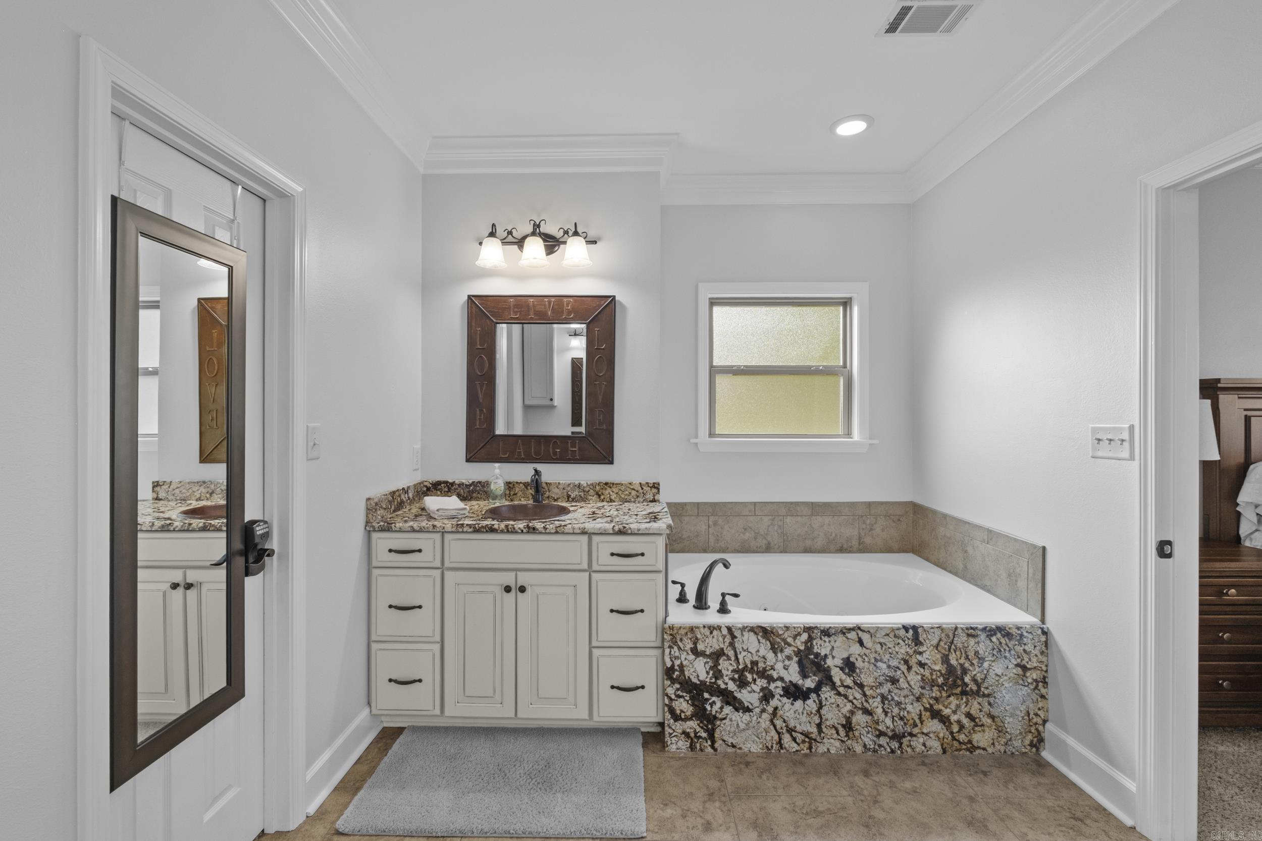 125 E River Drive Property Photo 33