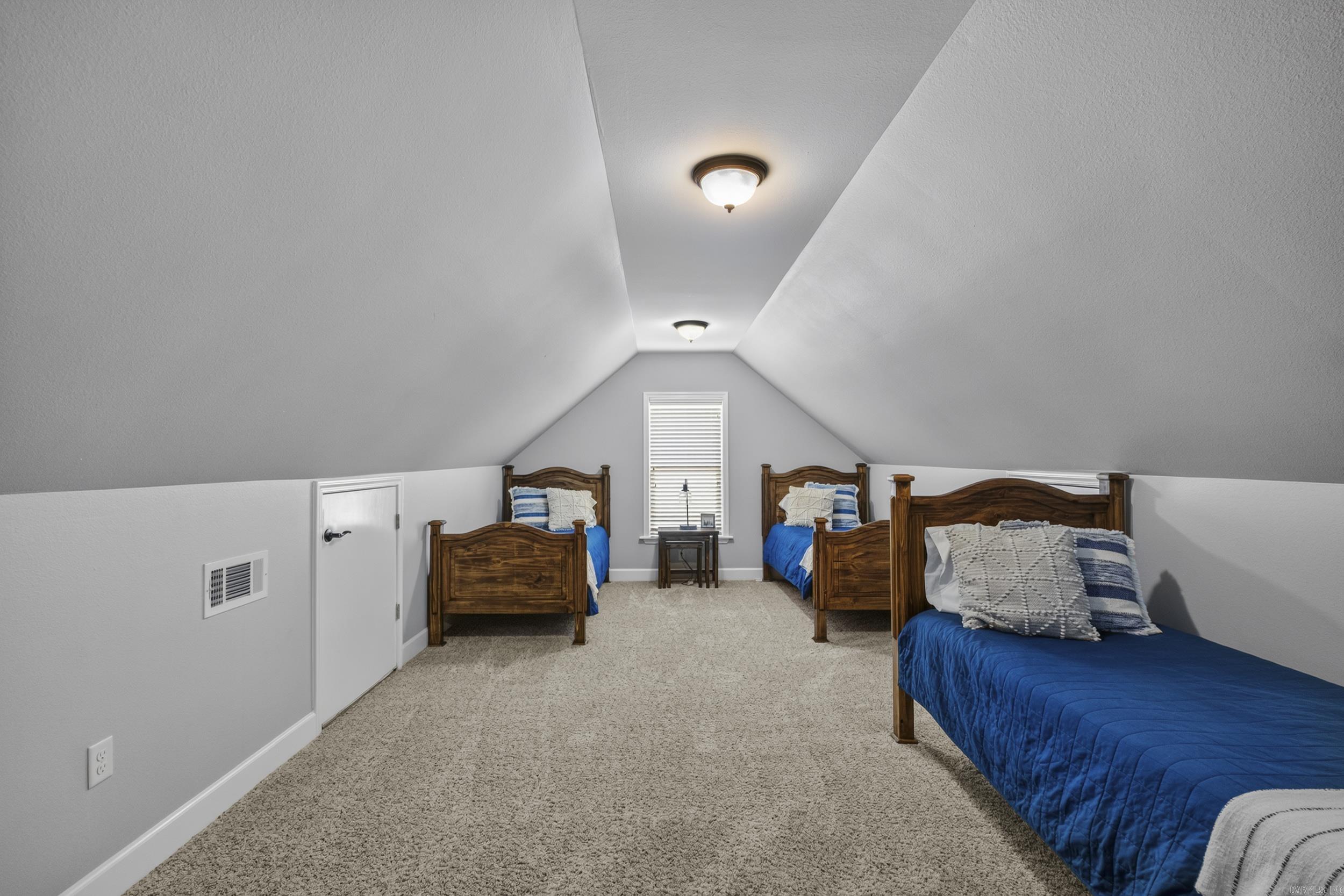 125 E River Drive Property Photo 44