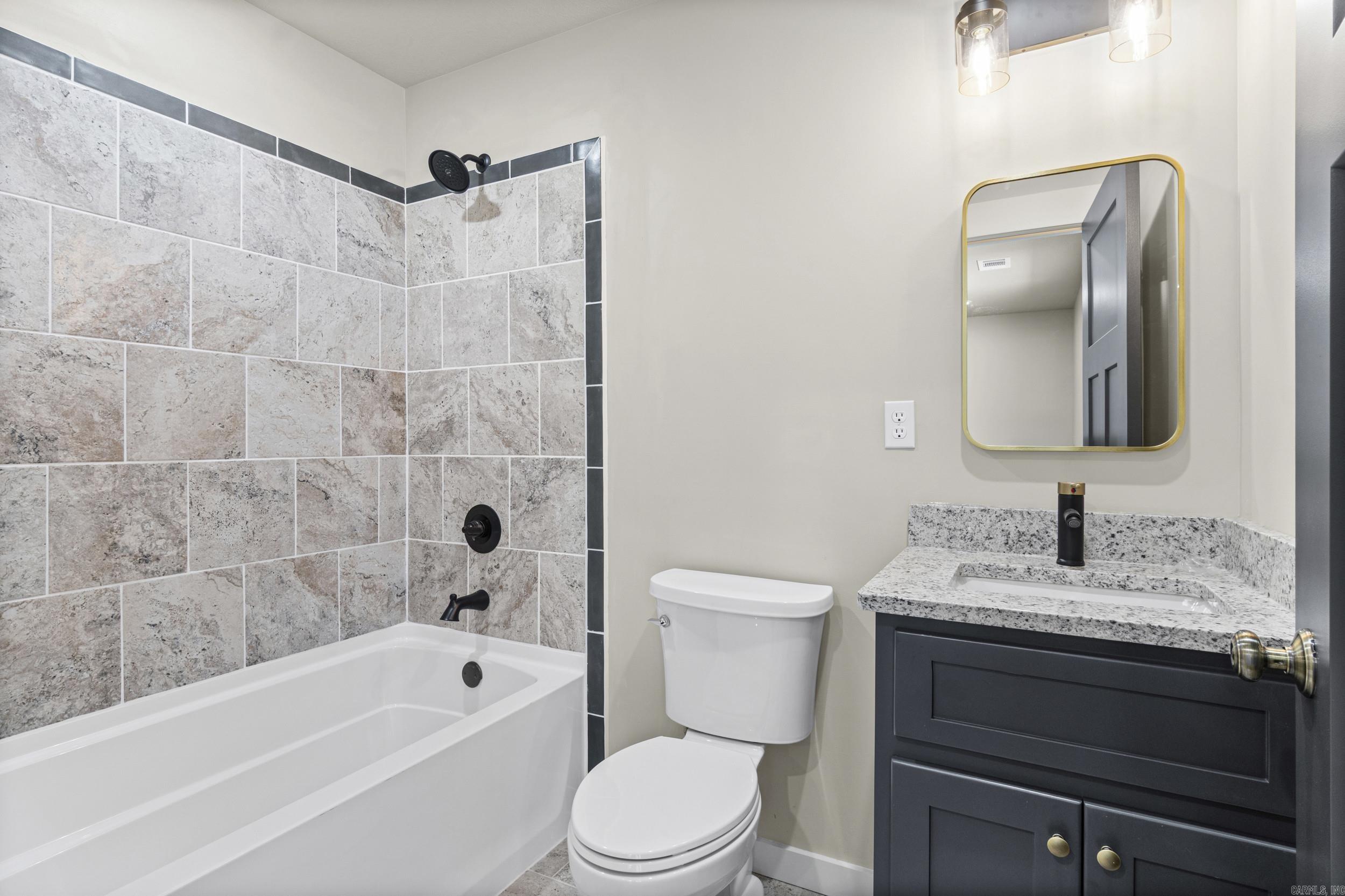 809 Forrest Ave E Property Photo 14
