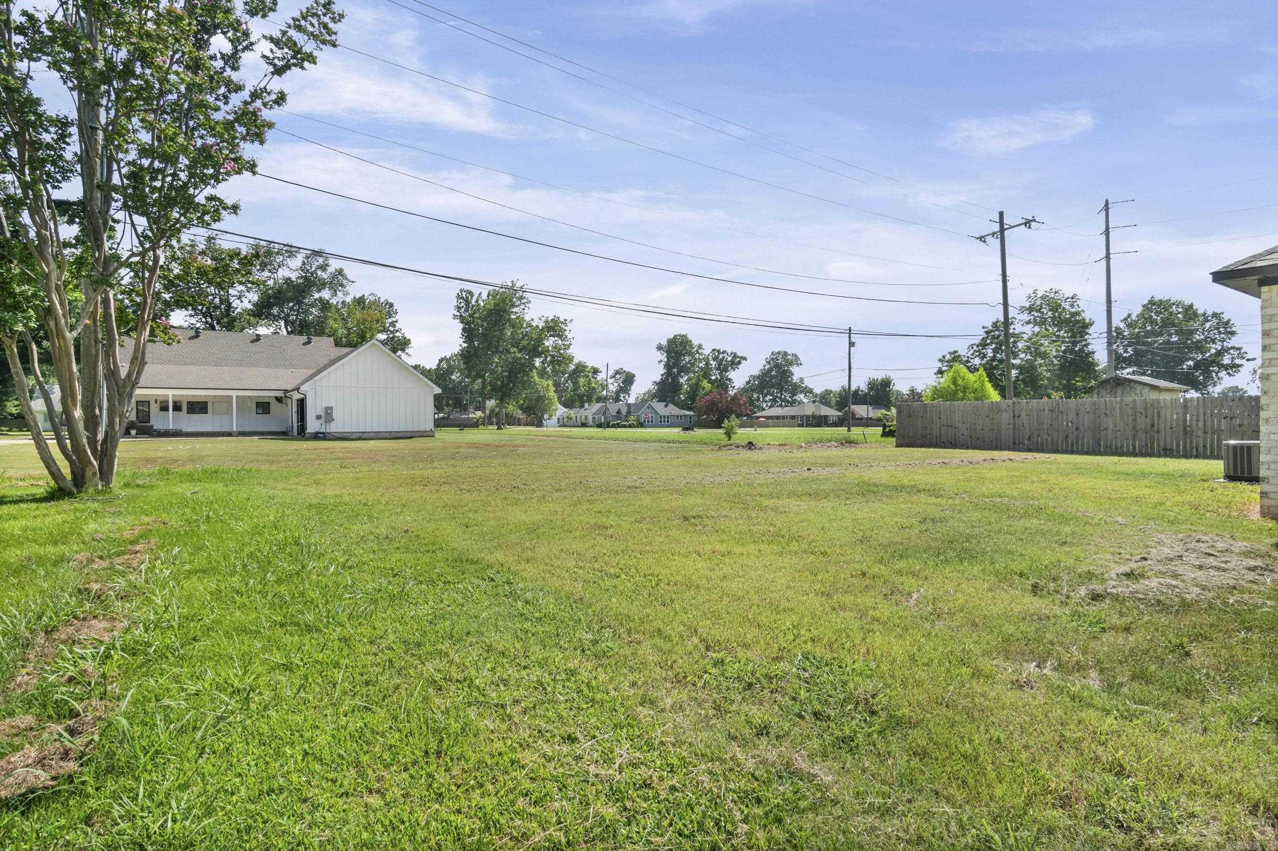 809 Forrest Ave E Property Photo 23