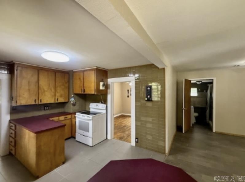 125 Plain Street Property Photo 7