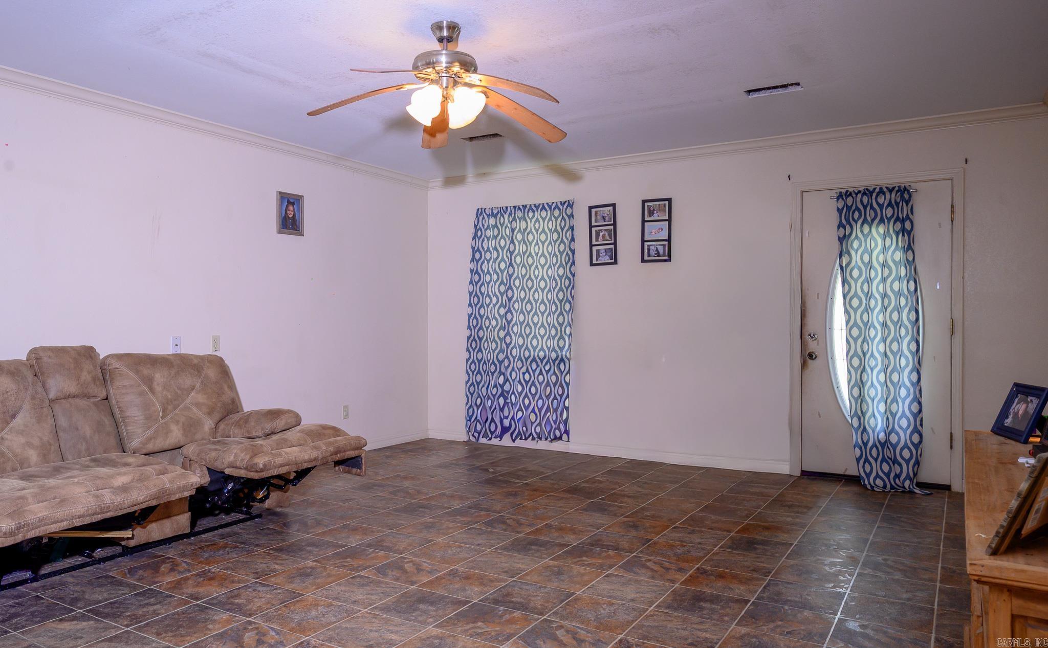 156 Frontier Ln. Property Photo 6